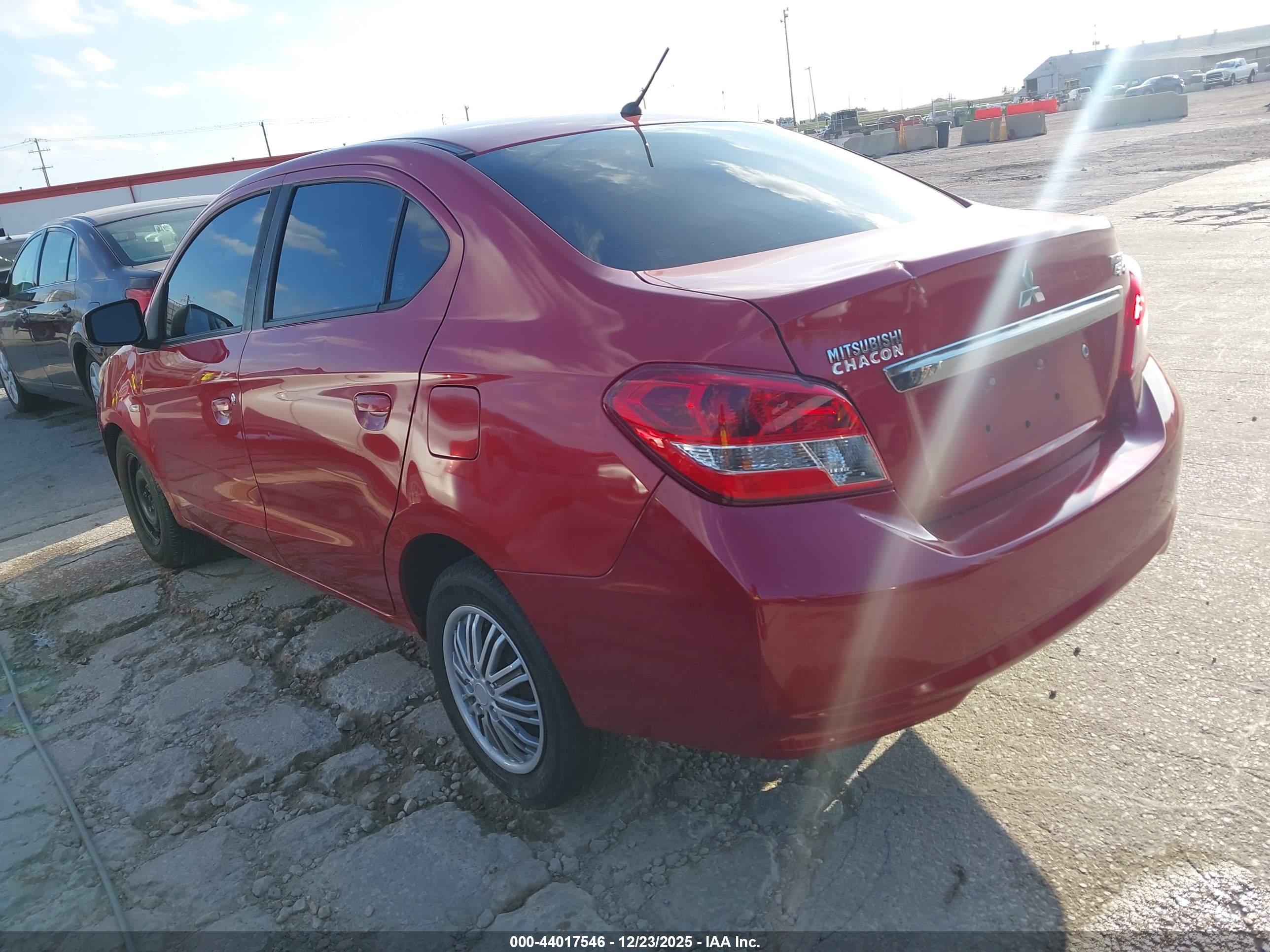 MITSUBISHI MIRAGE image 3