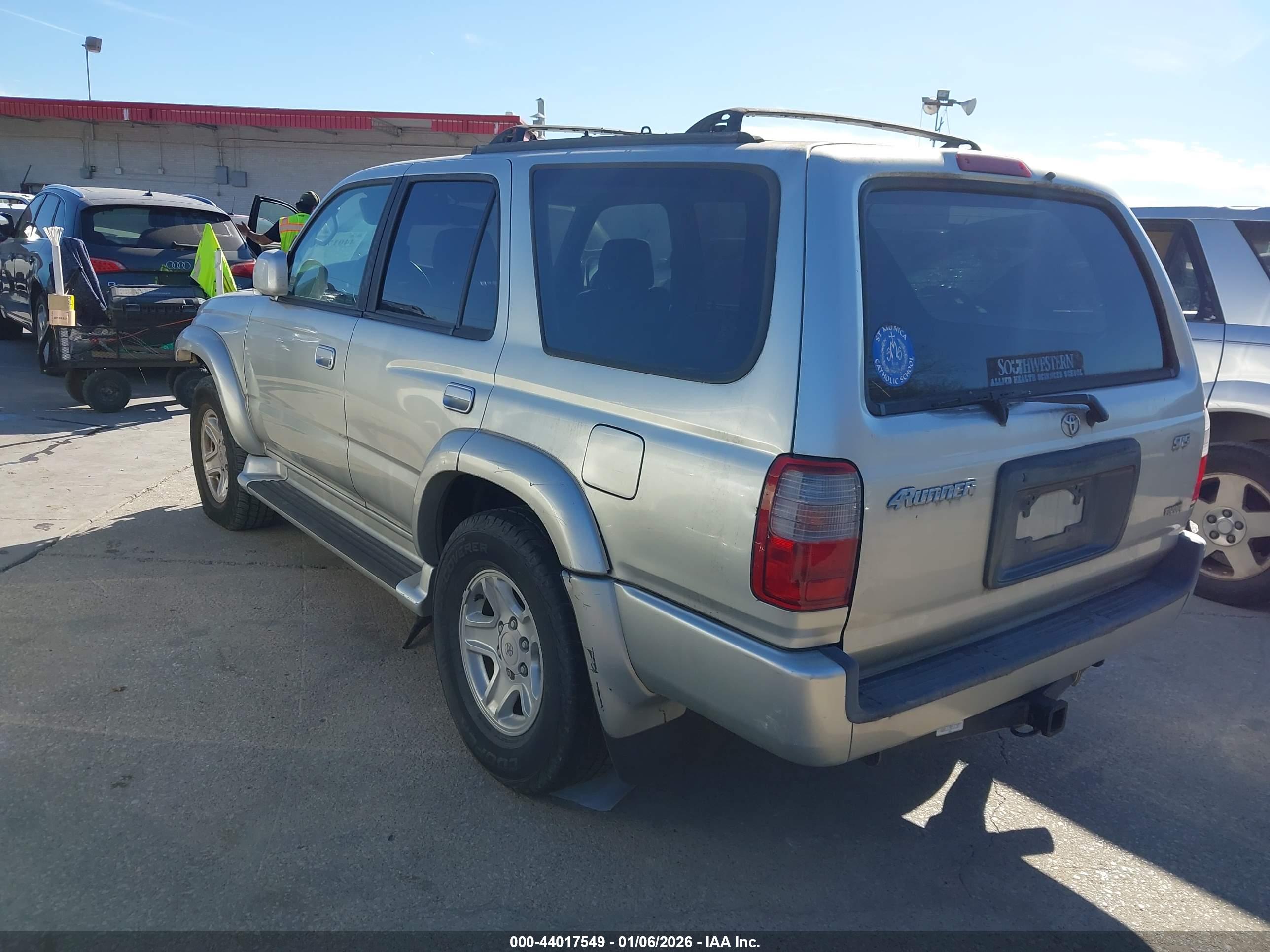 TOYOTA 4RUNNER image 3