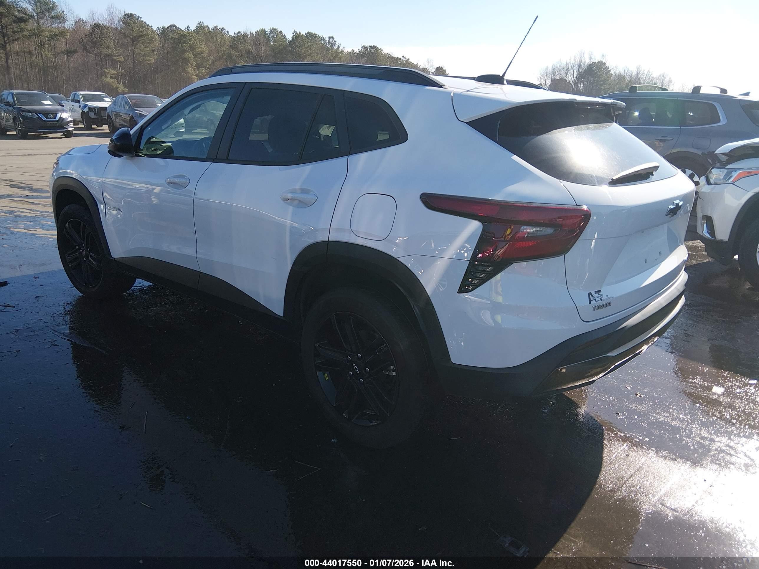 CHEVROLET TRAX image 3