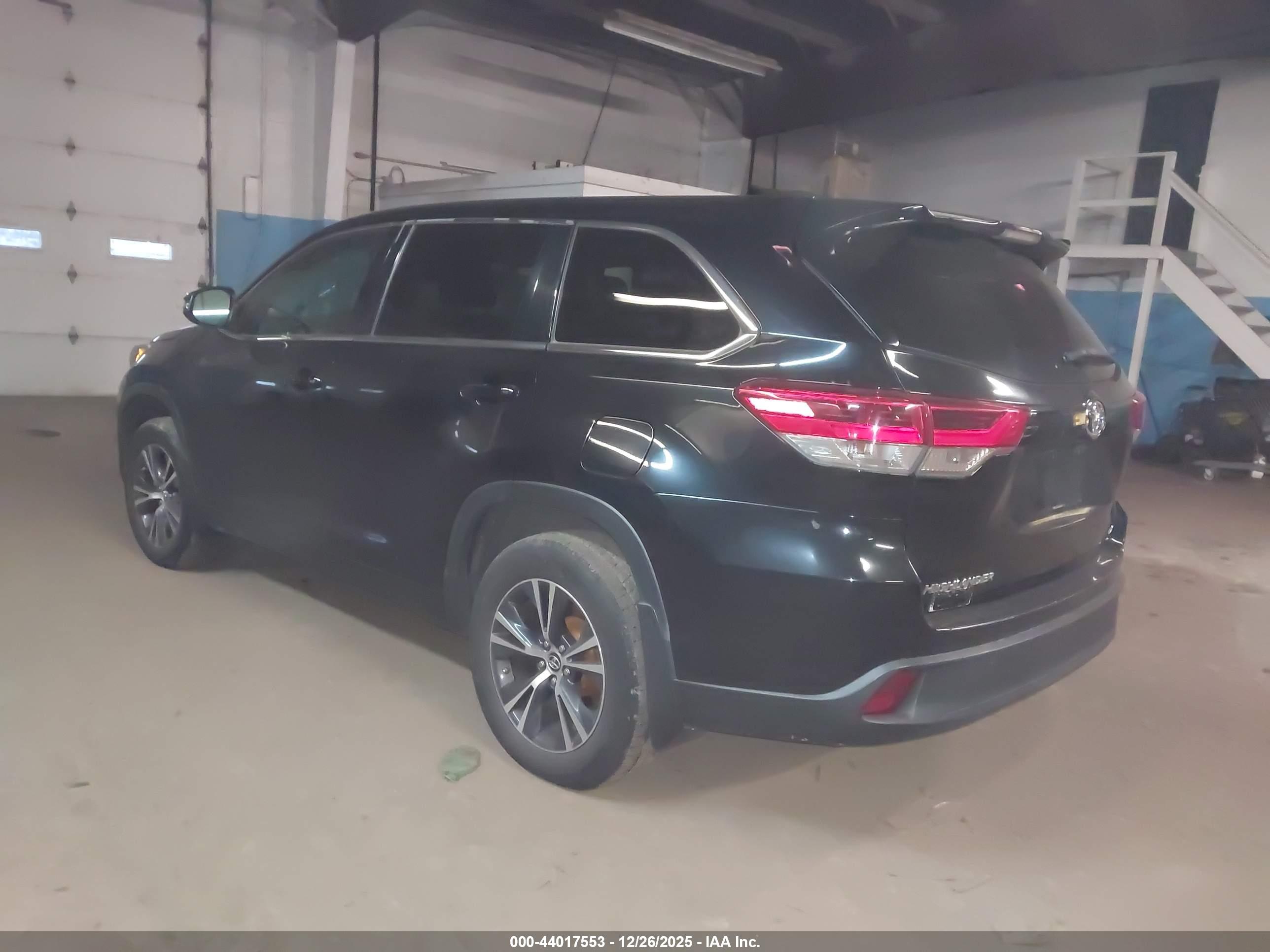 TOYOTA HIGHLANDER image 3