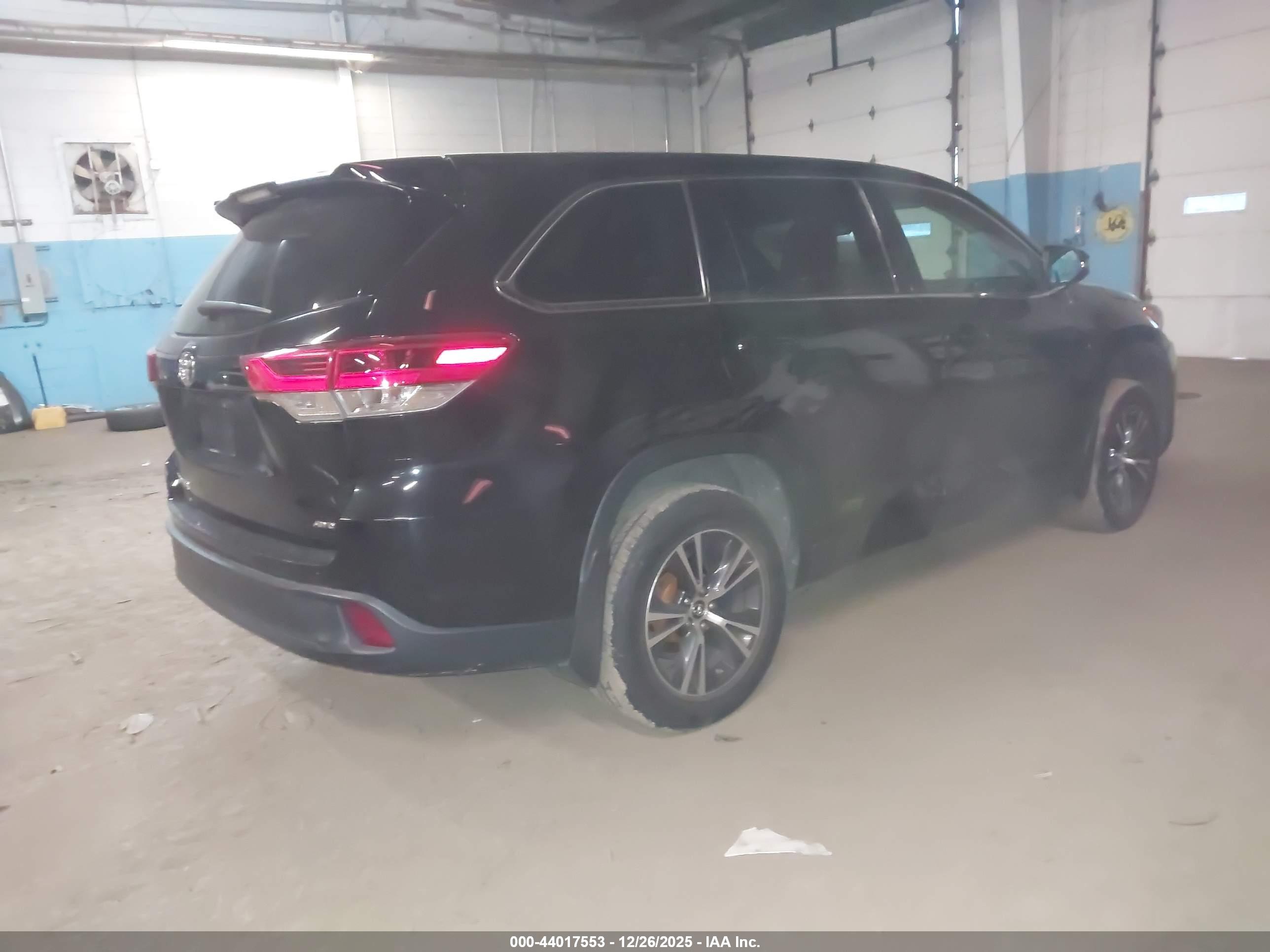 TOYOTA HIGHLANDER image 4