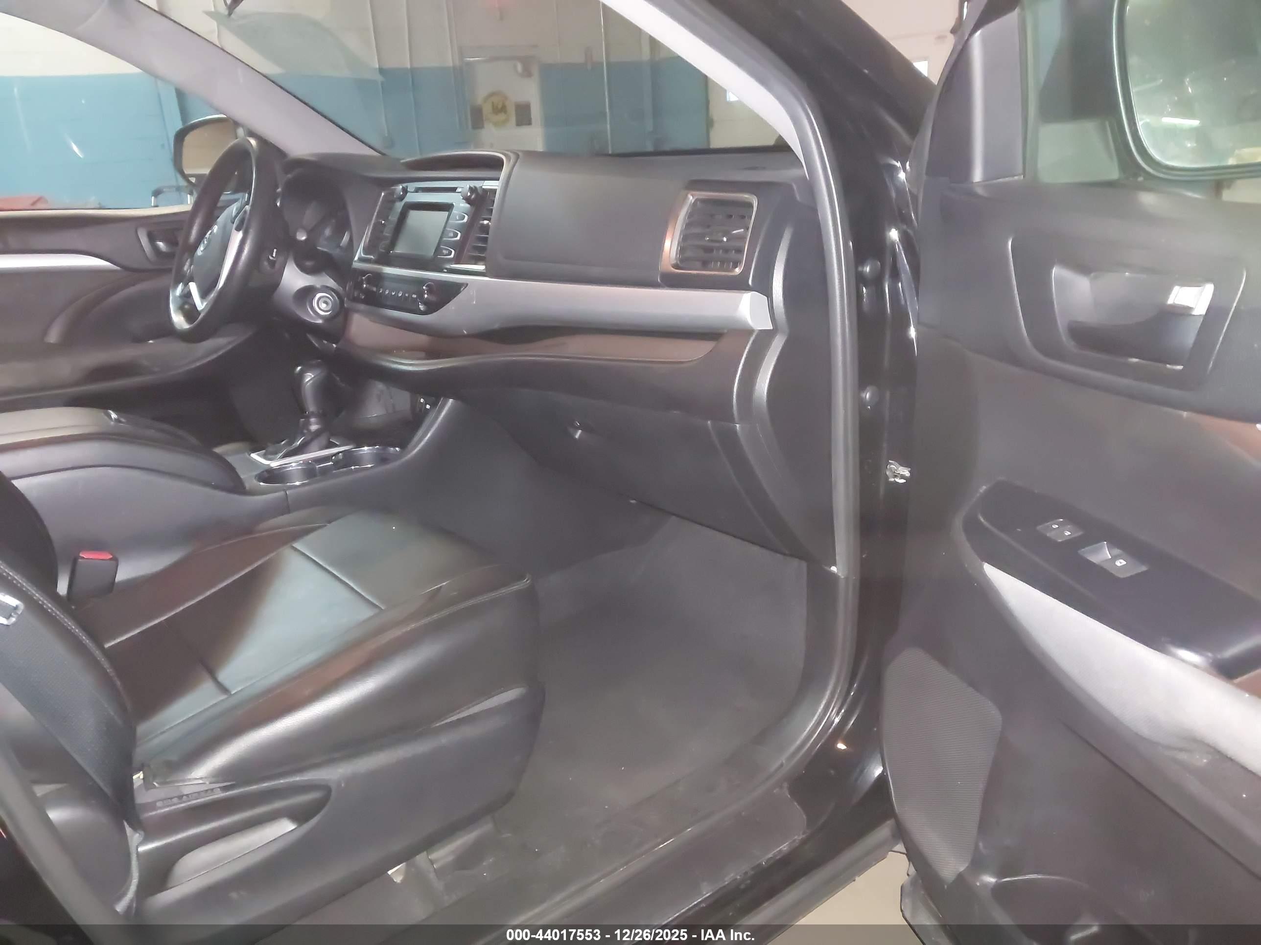 TOYOTA HIGHLANDER image 5