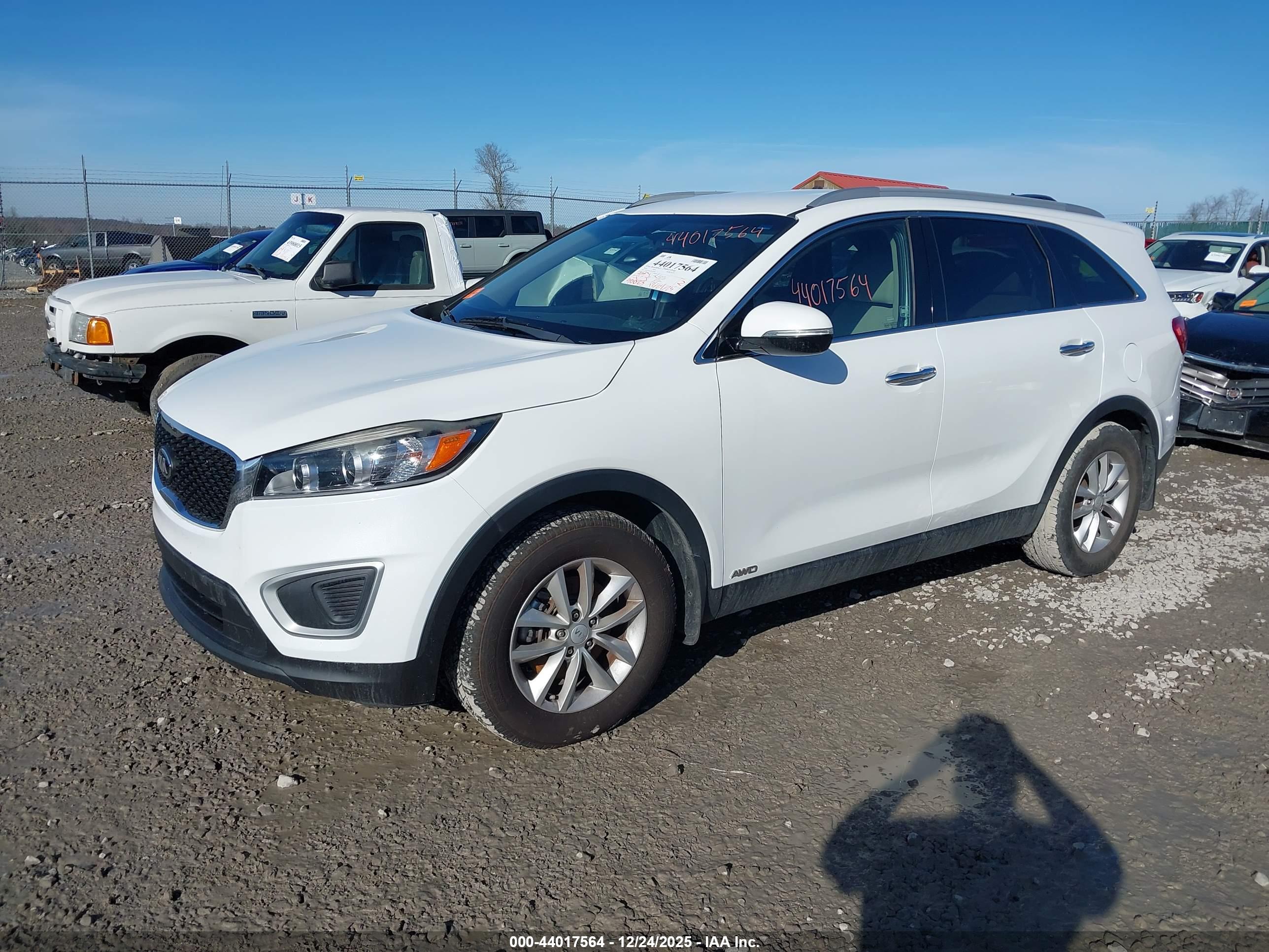 KIA SORENTO image 2