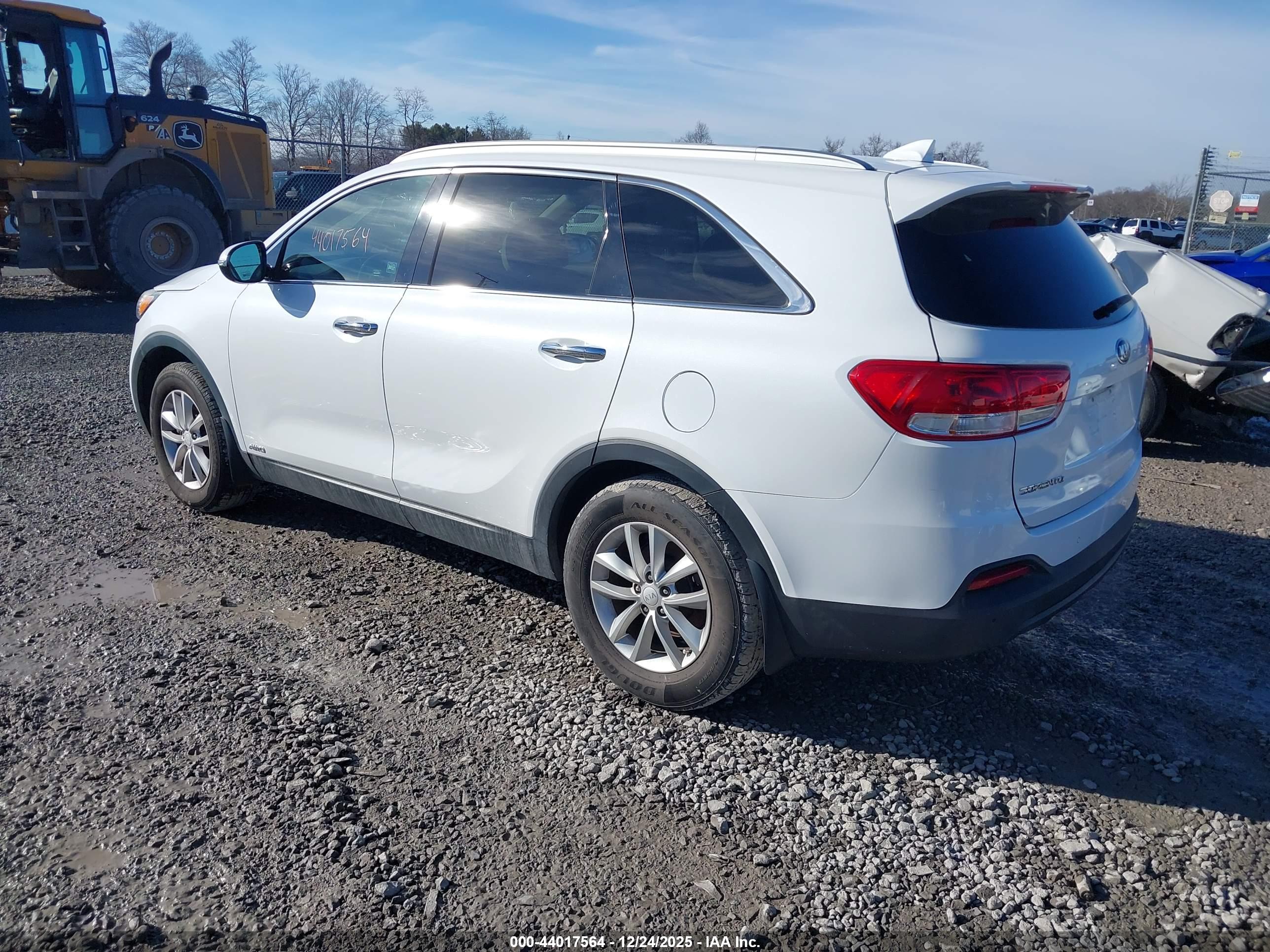 KIA SORENTO image 3