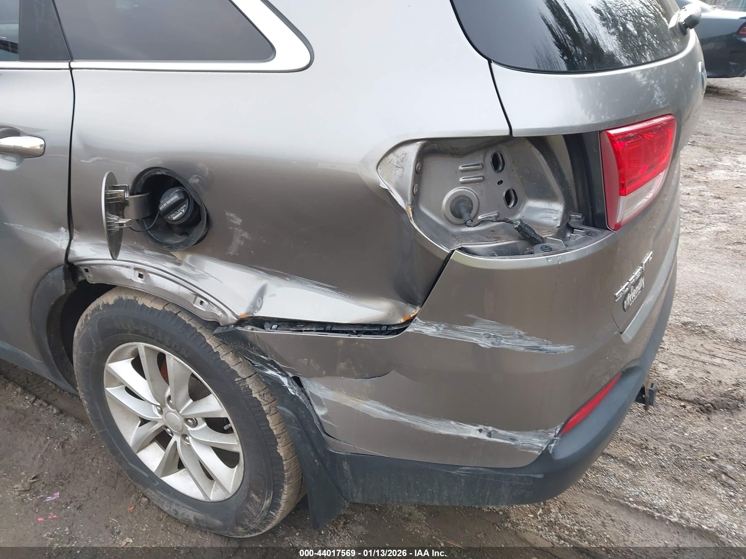 KIA SORENTO image 6