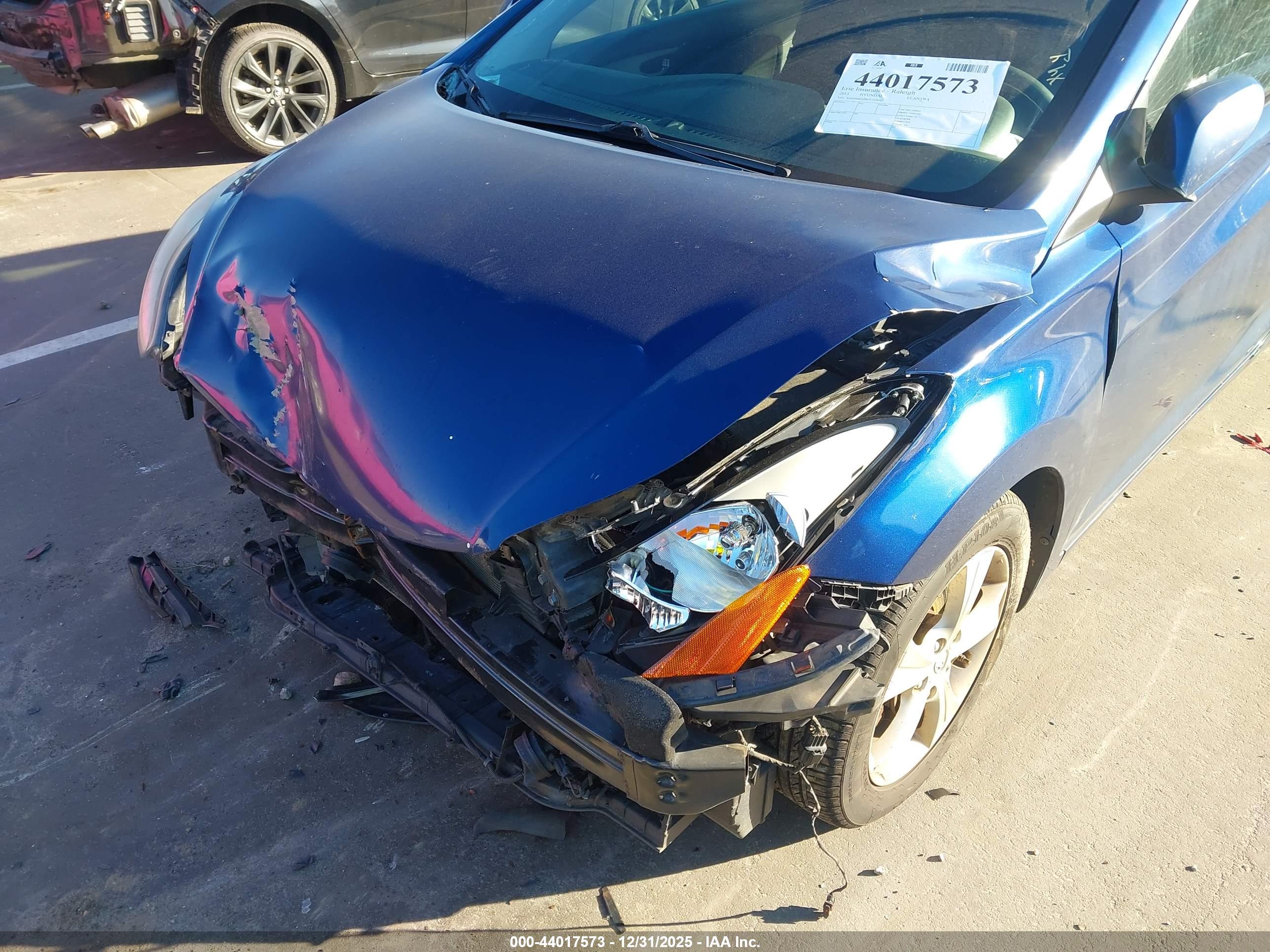HYUNDAI ELANTRA image 6