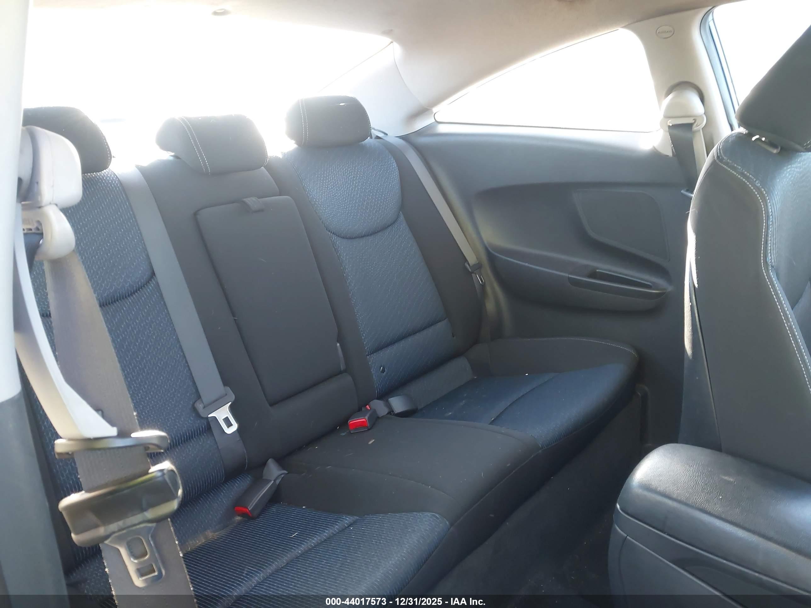 HYUNDAI ELANTRA image 8