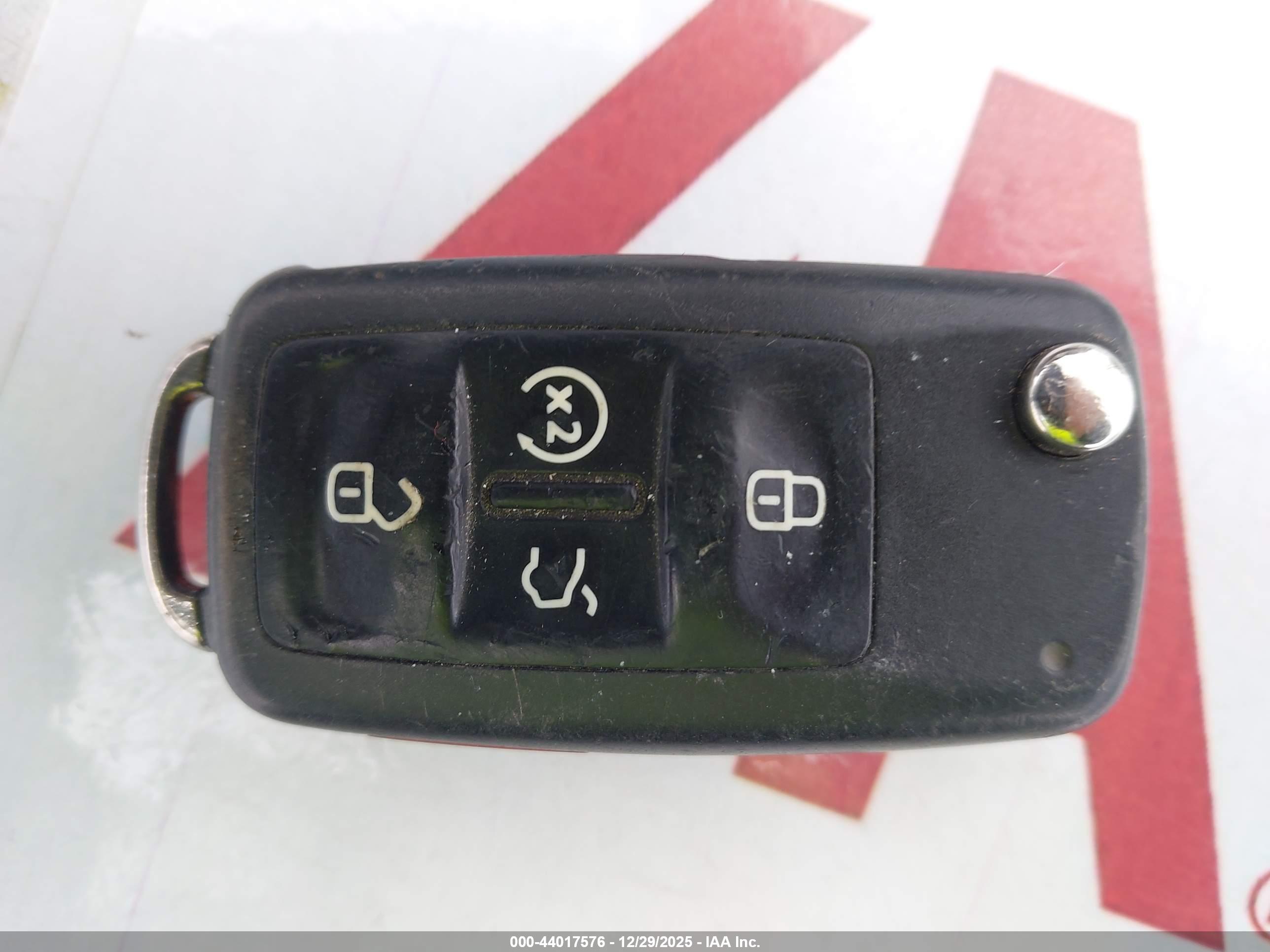 VOLKSWAGEN PASSAT image 11