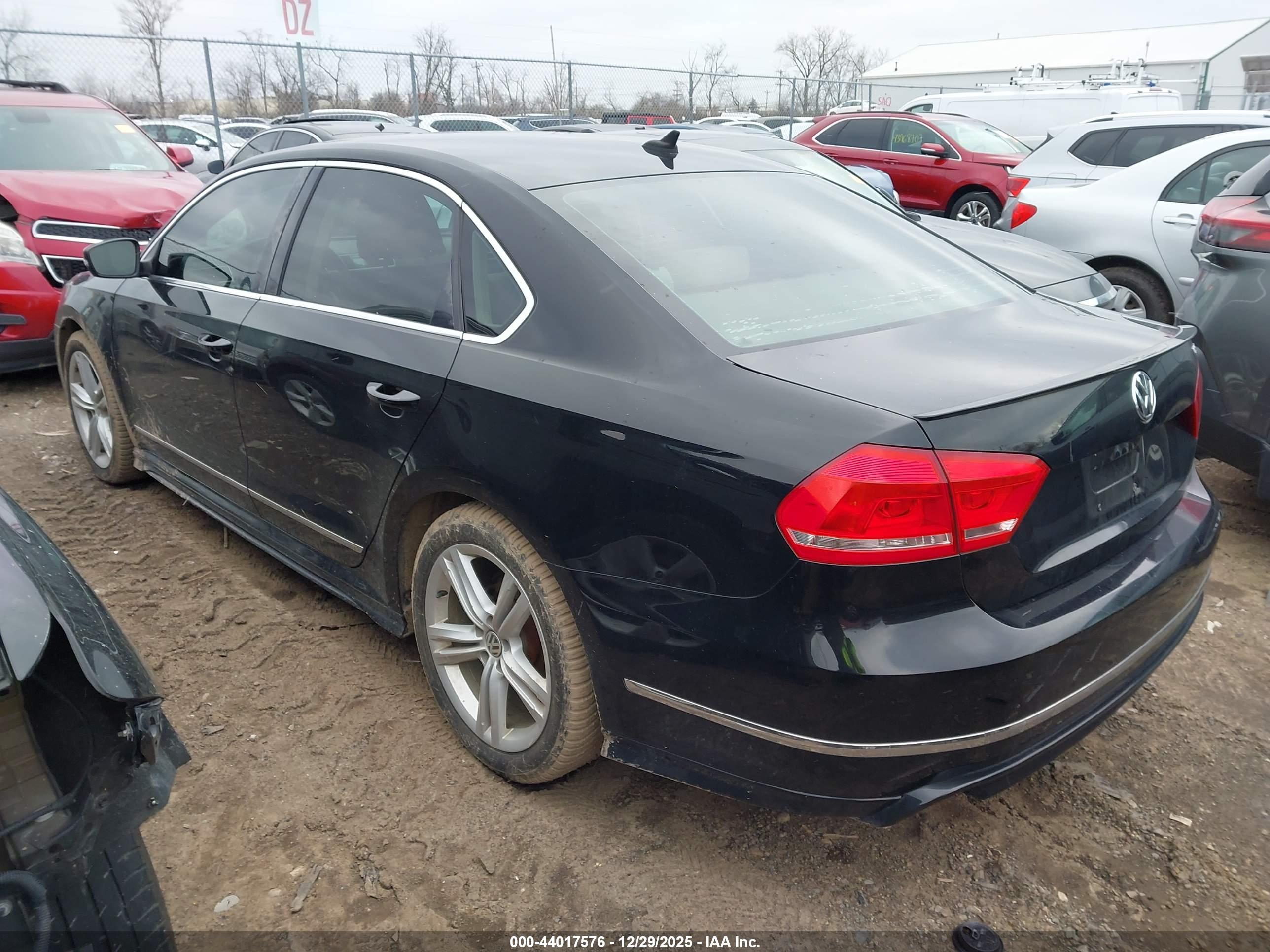VOLKSWAGEN PASSAT image 3