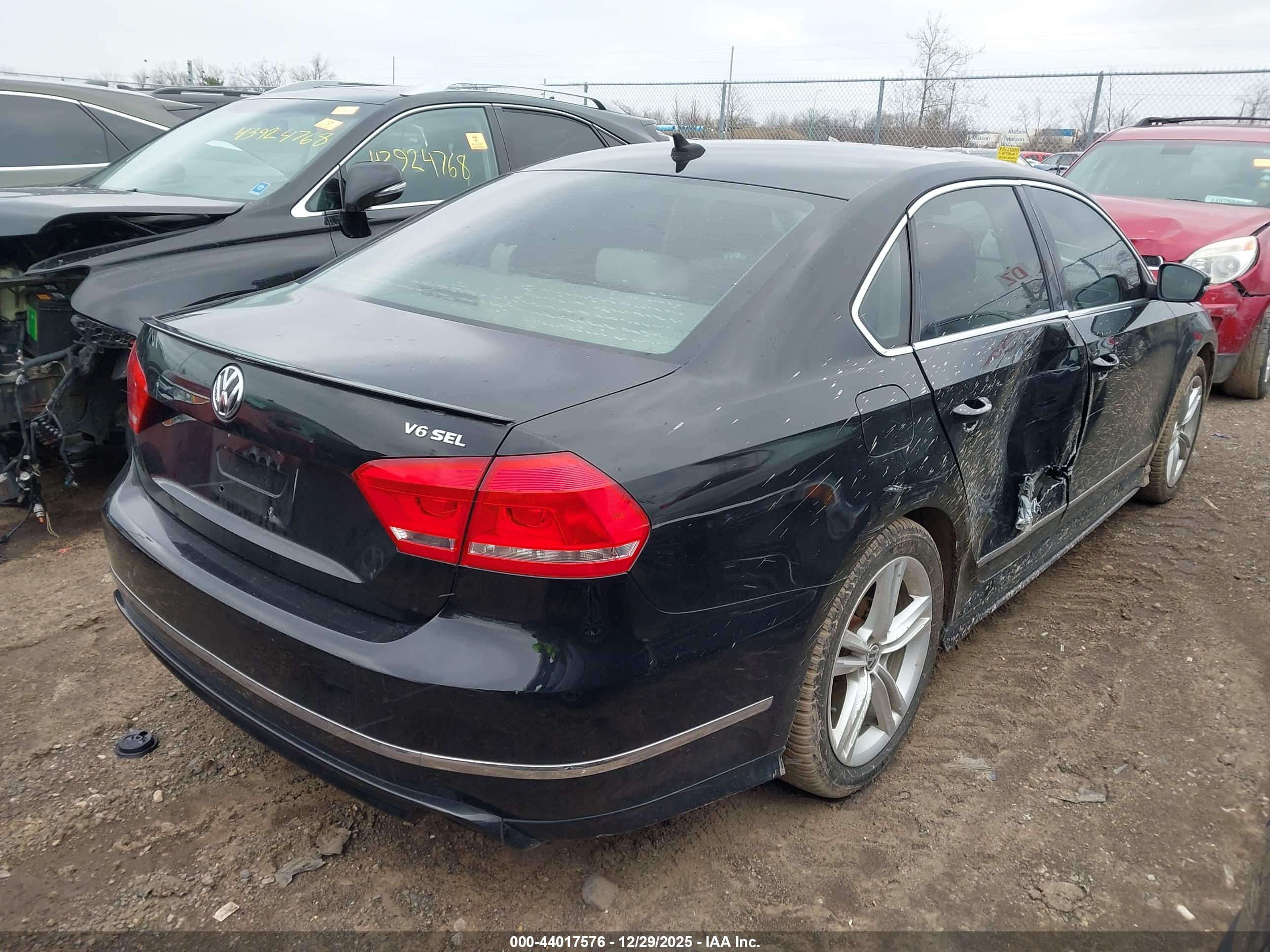 VOLKSWAGEN PASSAT image 4