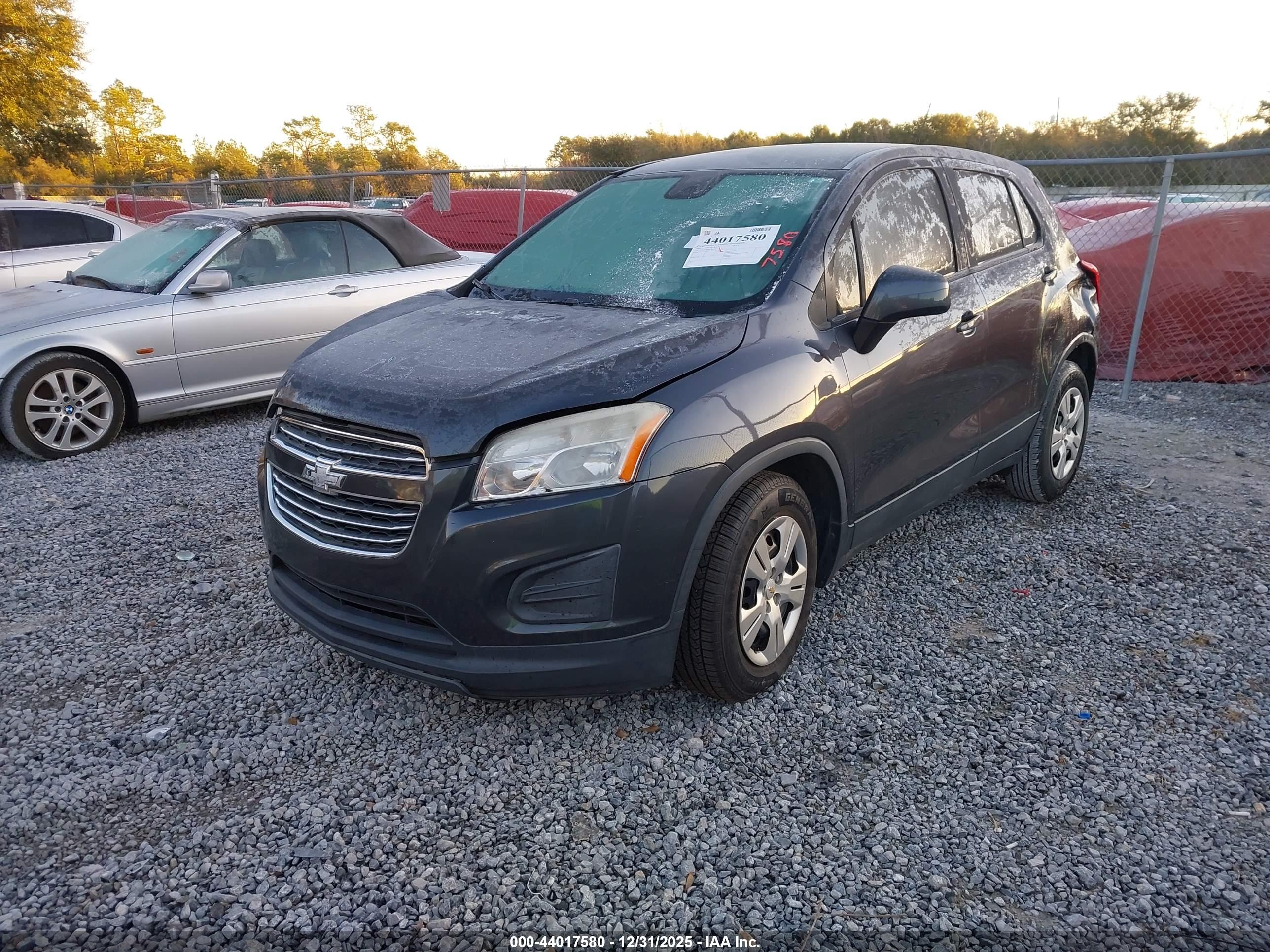 CHEVROLET TRAX image 2