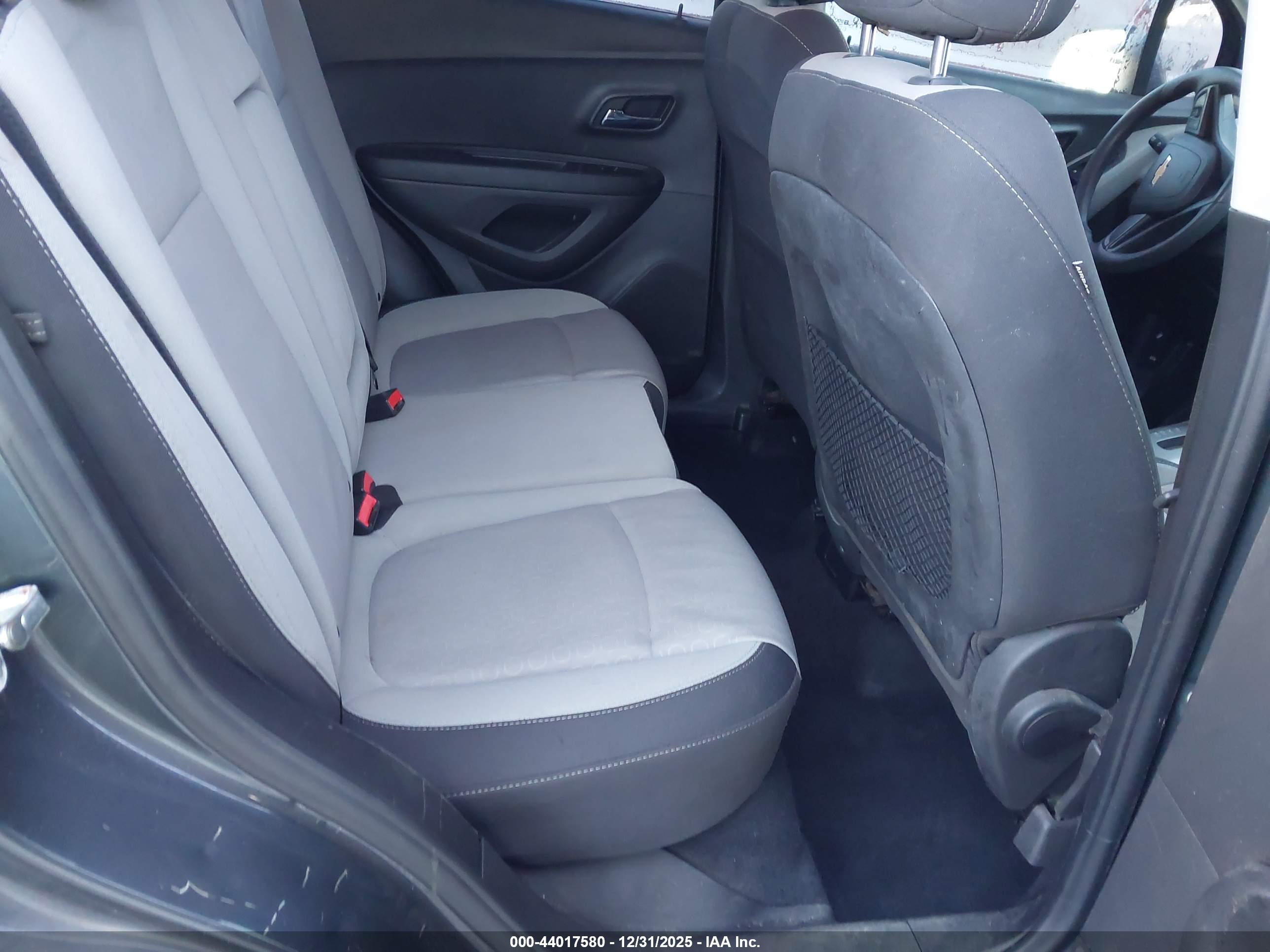 CHEVROLET TRAX image 8