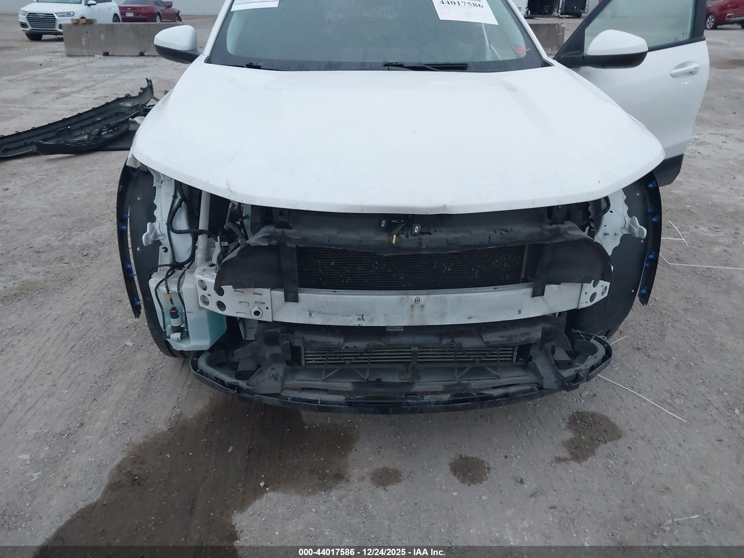 CHEVROLET TRAX image 6