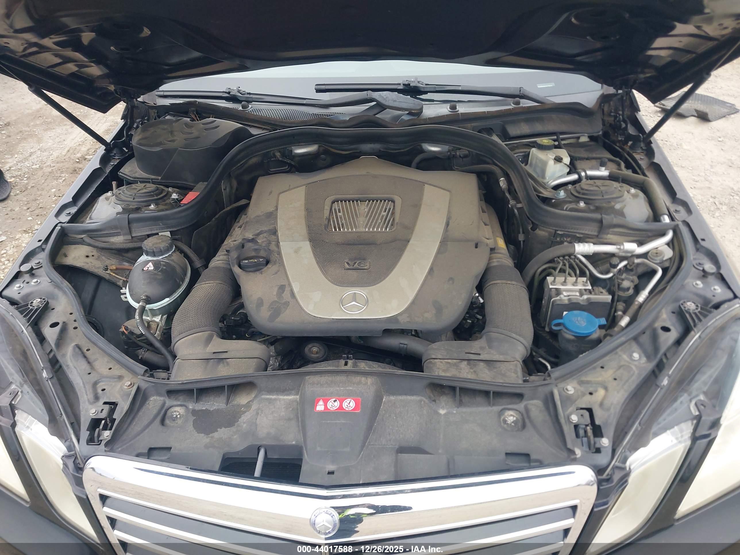 MERCEDES-BENZ E image 10
