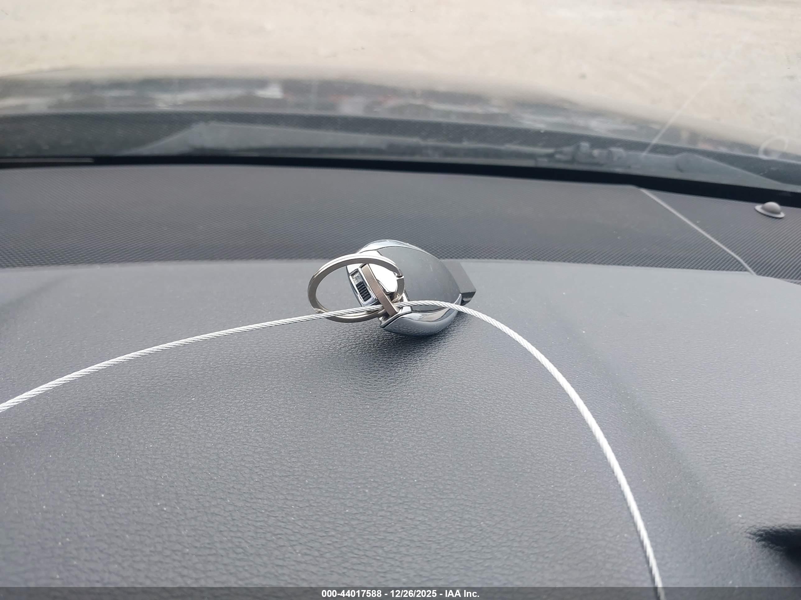 MERCEDES-BENZ E image 11
