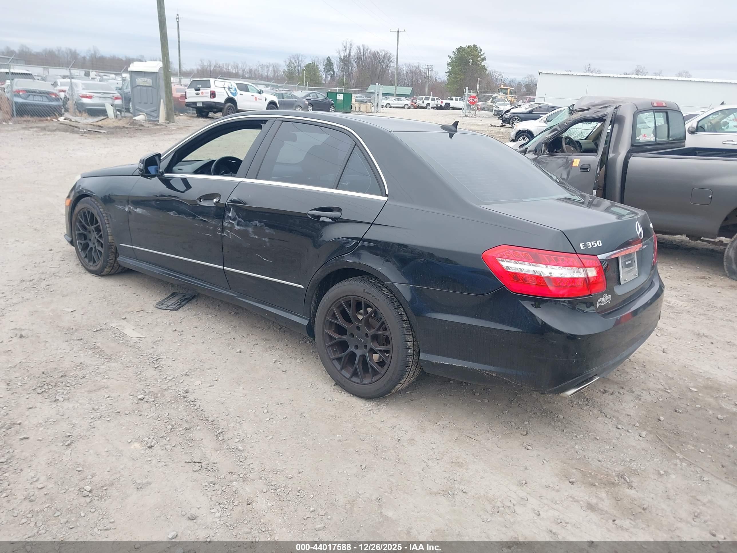 MERCEDES-BENZ E image 3