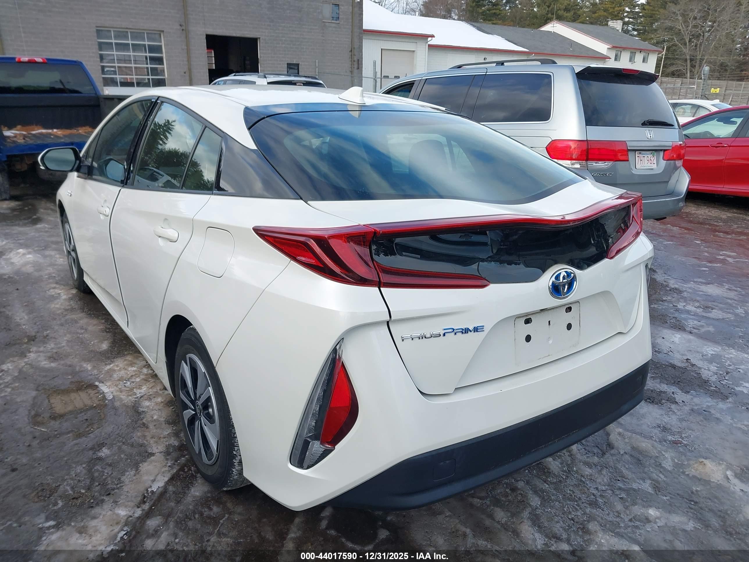 TOYOTA PRIUS image 3