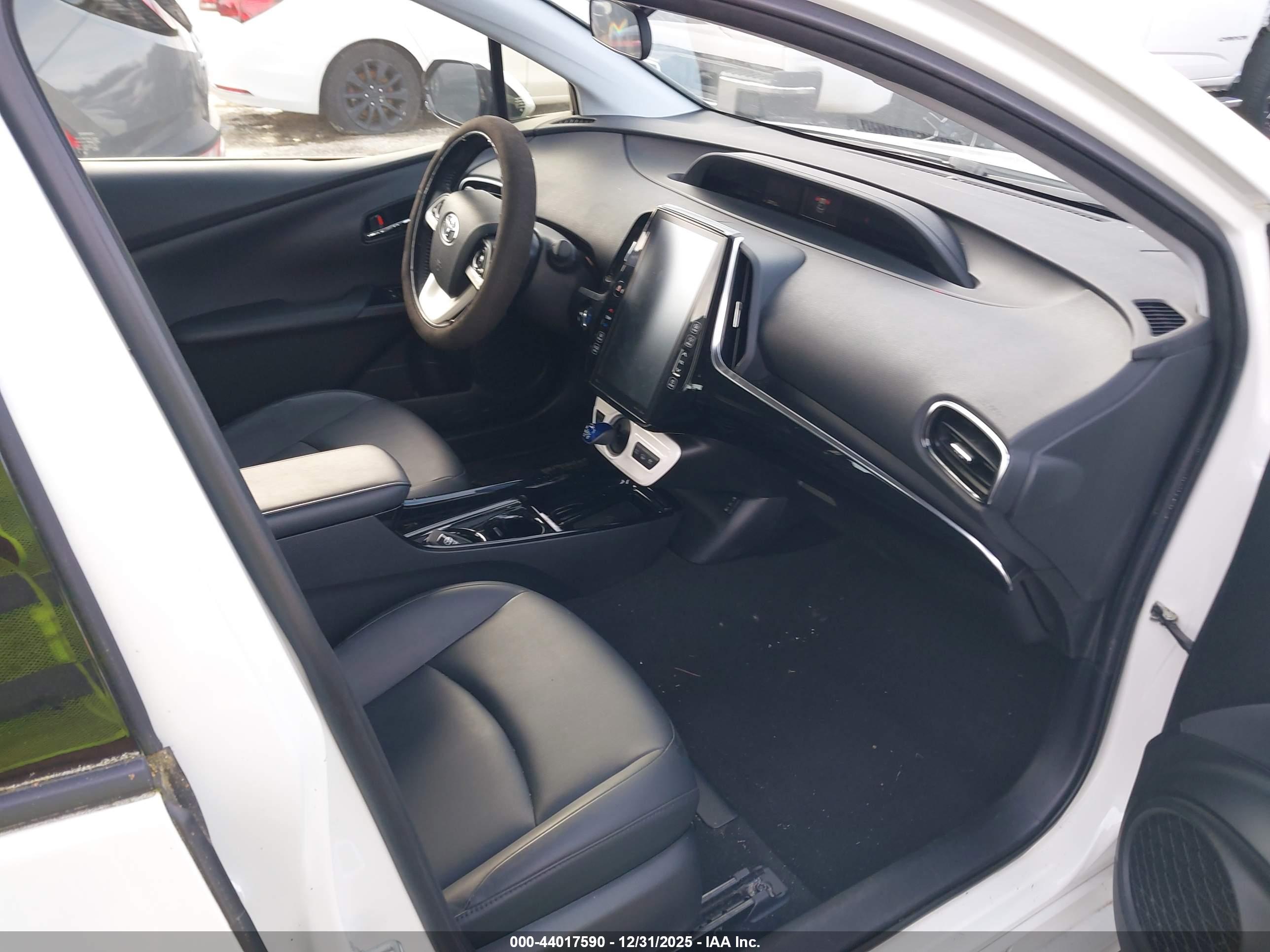 TOYOTA PRIUS image 5