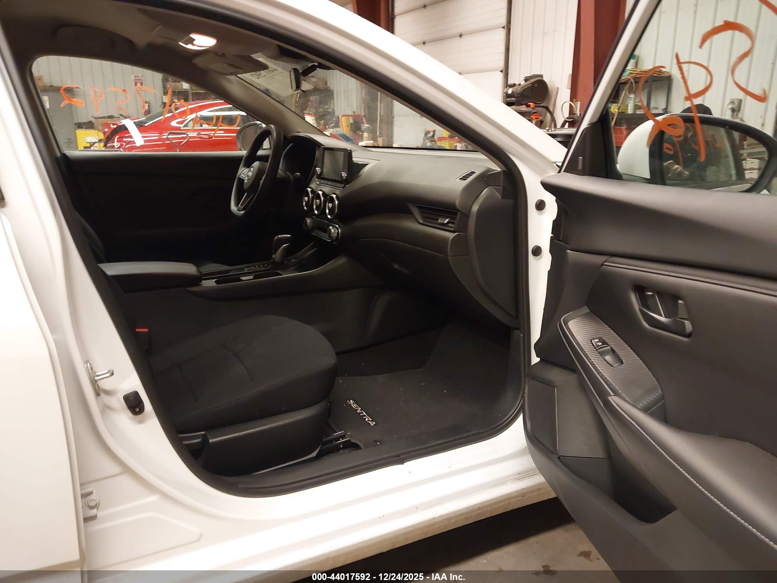 NISSAN SENTRA image 5