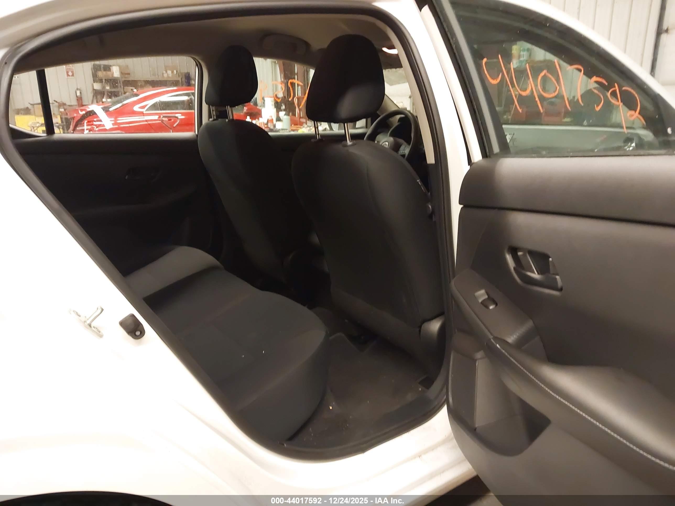 NISSAN SENTRA image 8