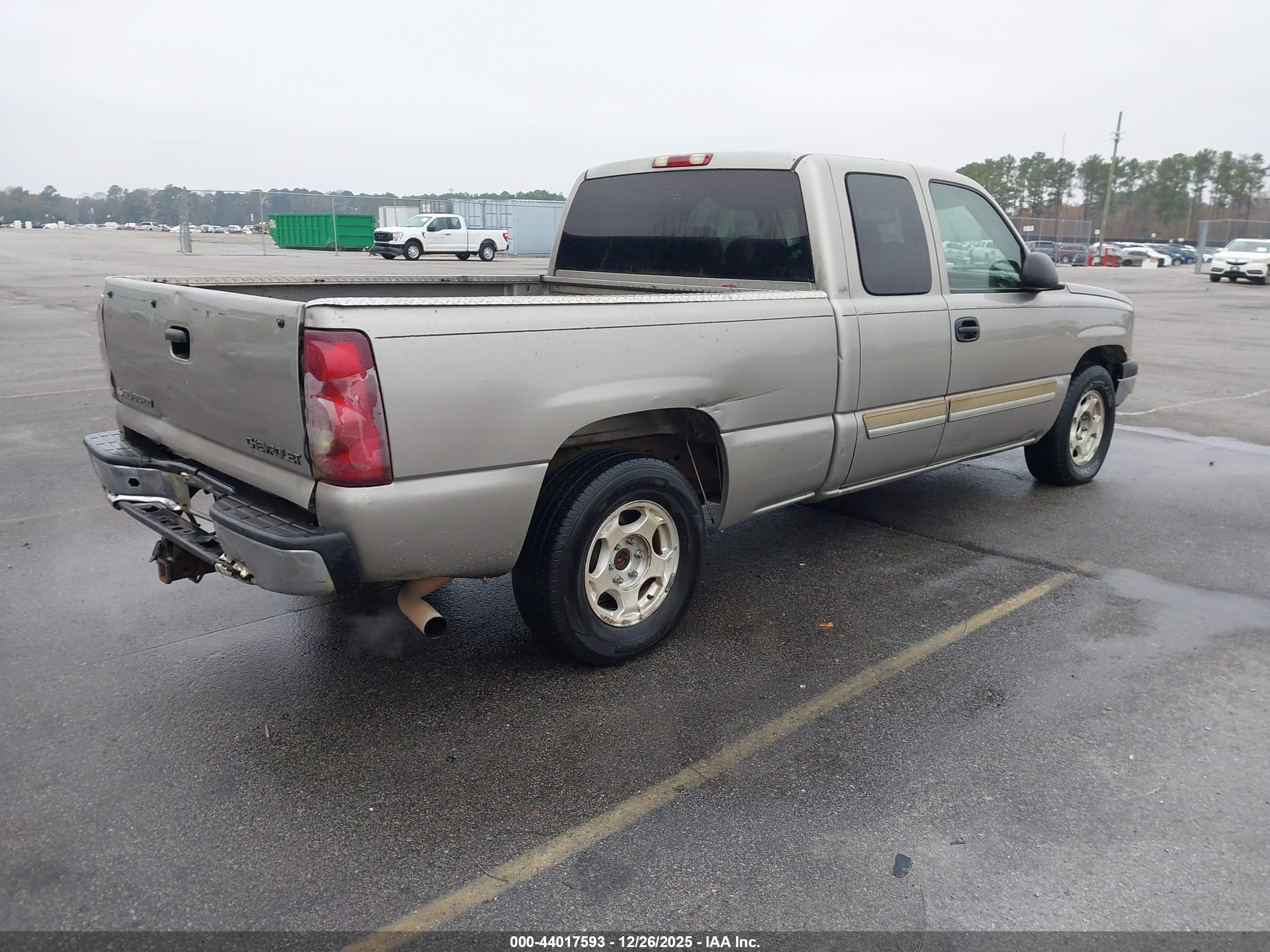 CHEVROLET SILVERADO image 4