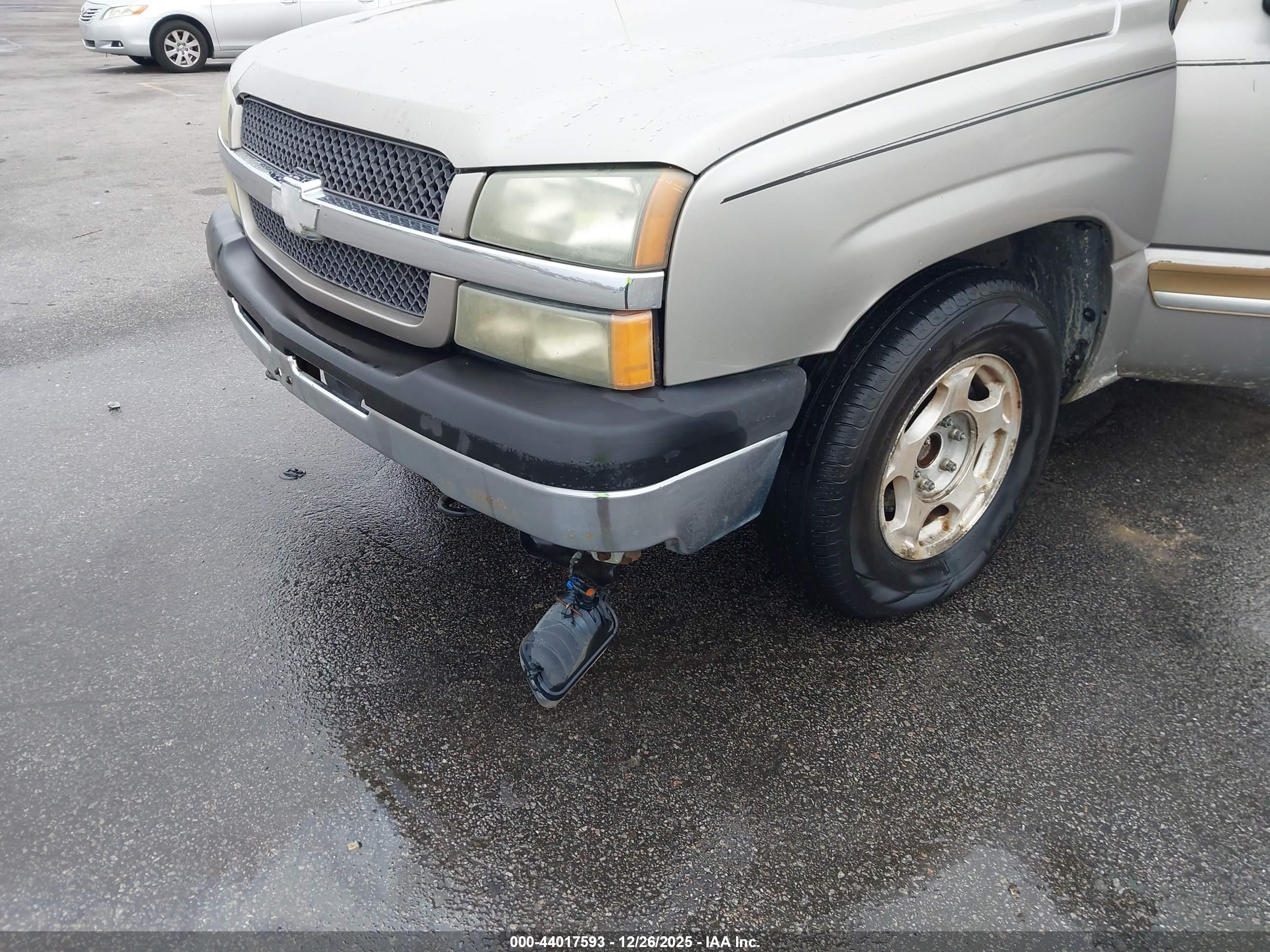 CHEVROLET SILVERADO image 6