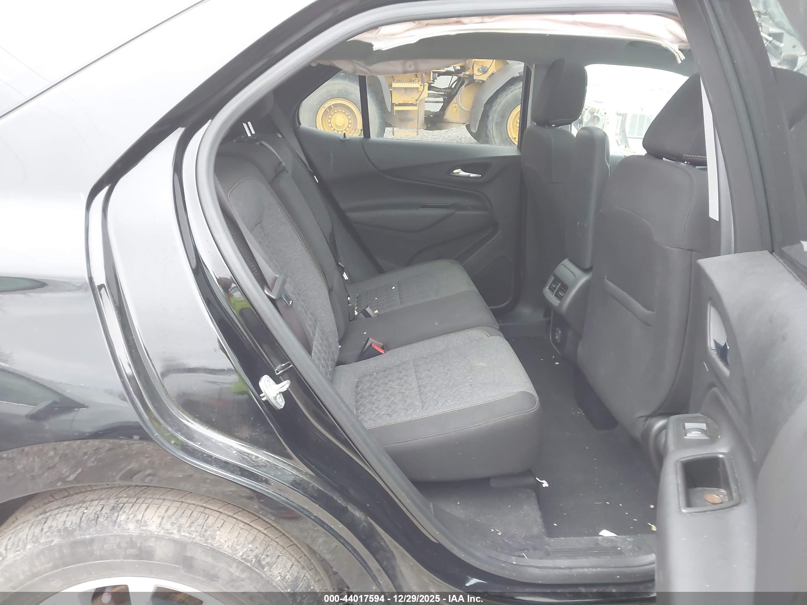 CHEVROLET EQUINOX image 8