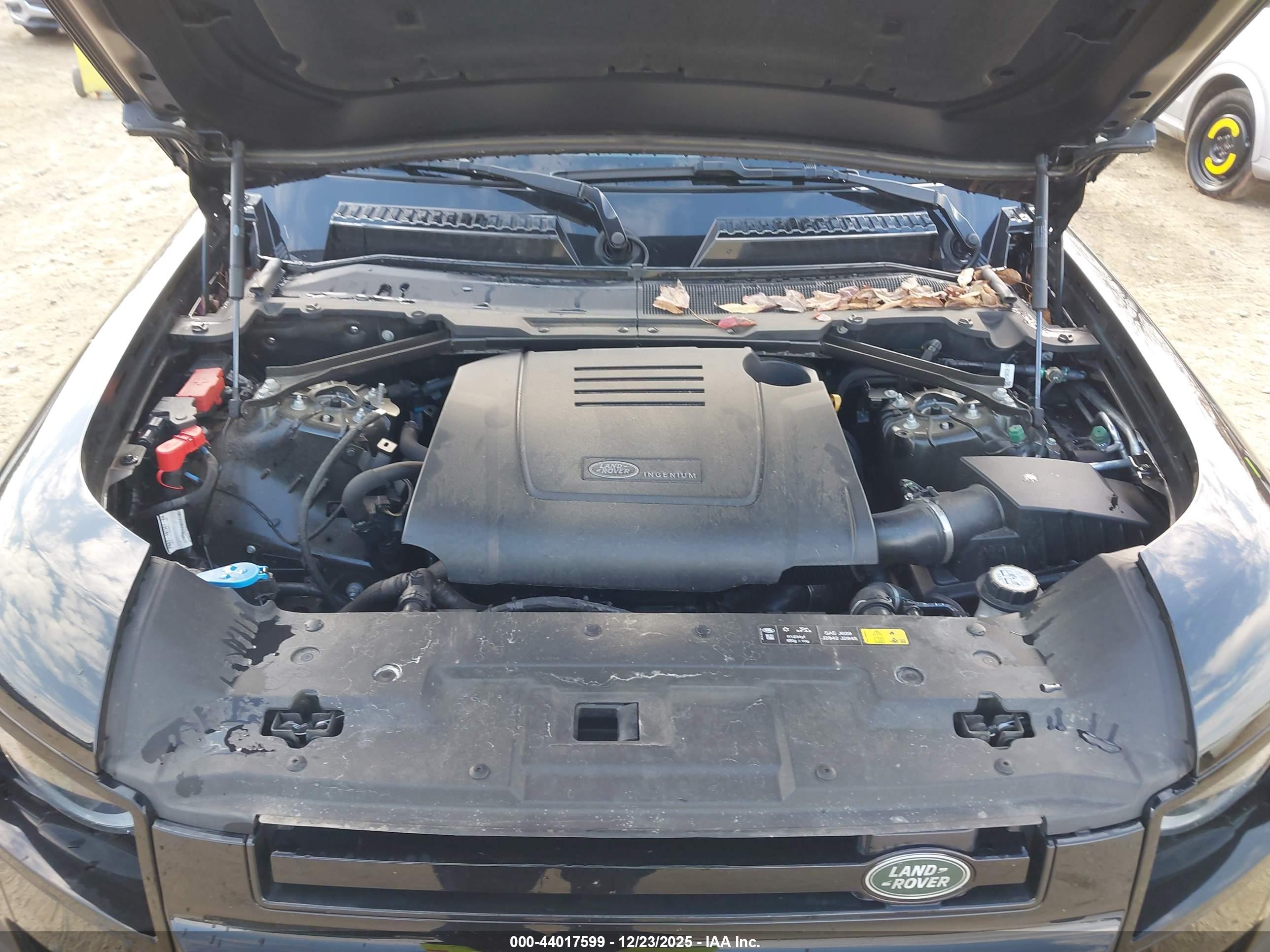 LAND ROVER image 10
