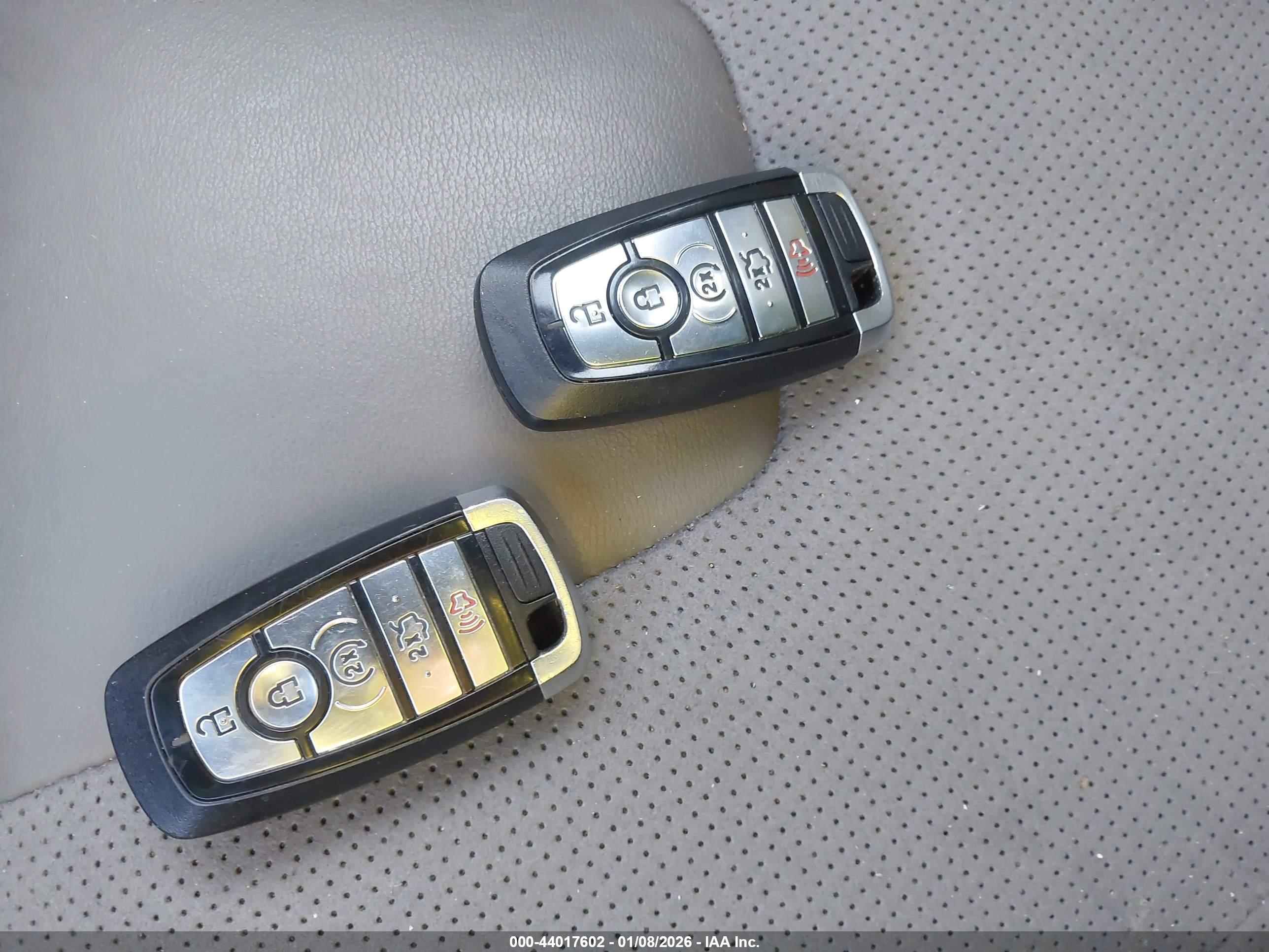 FORD FUSION image 11