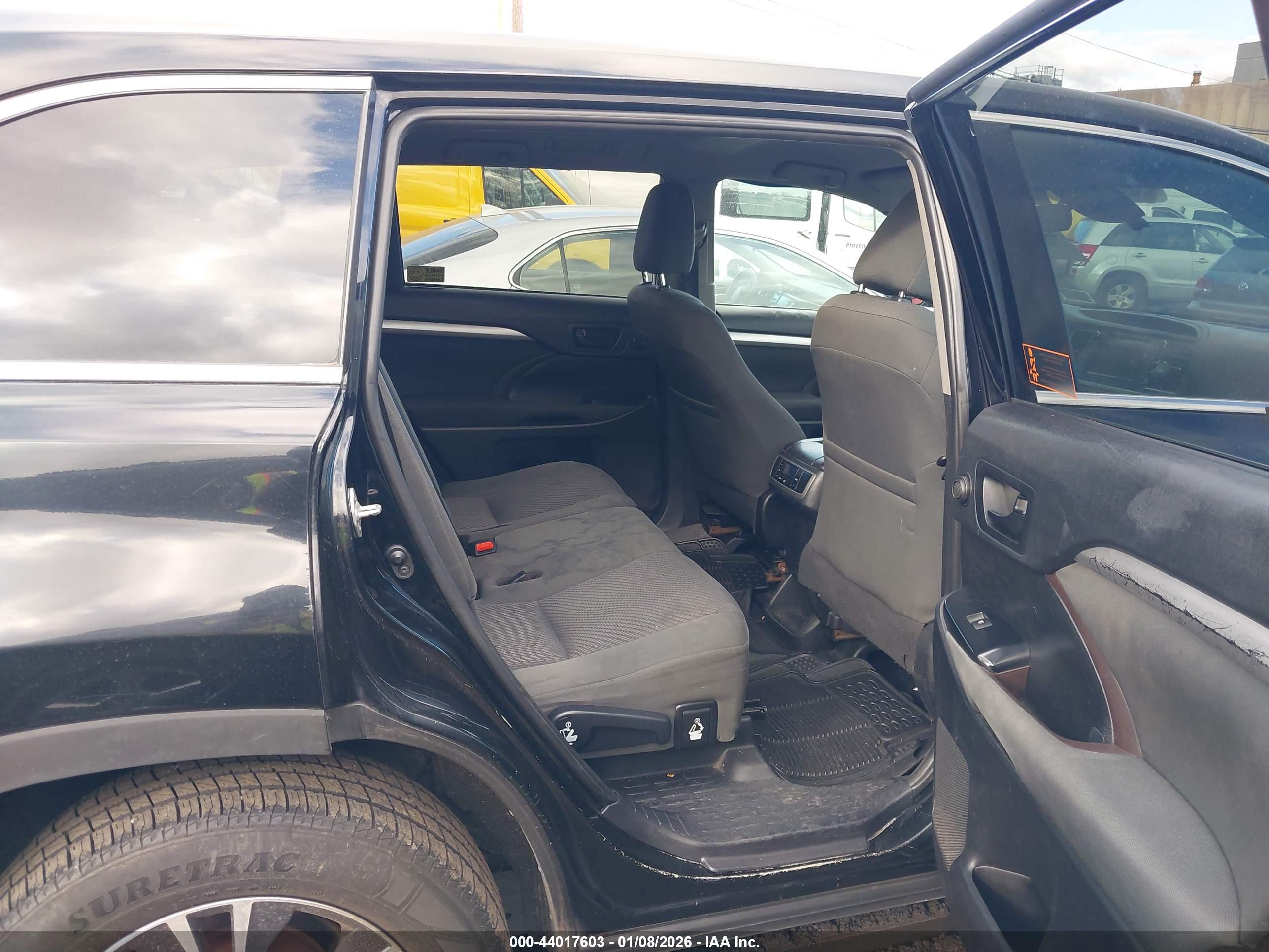 TOYOTA HIGHLANDER image 8