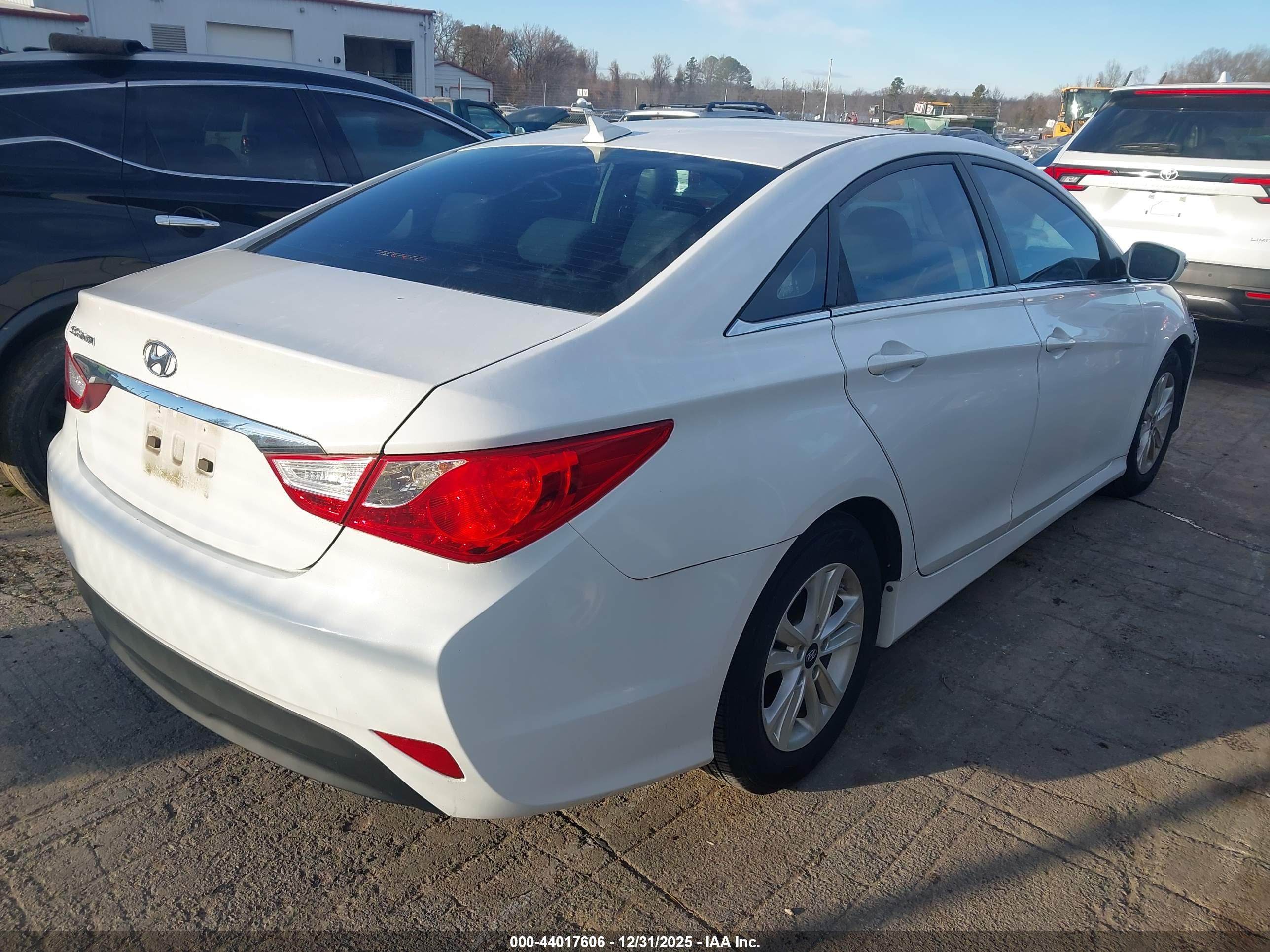 HYUNDAI SONATA image 4