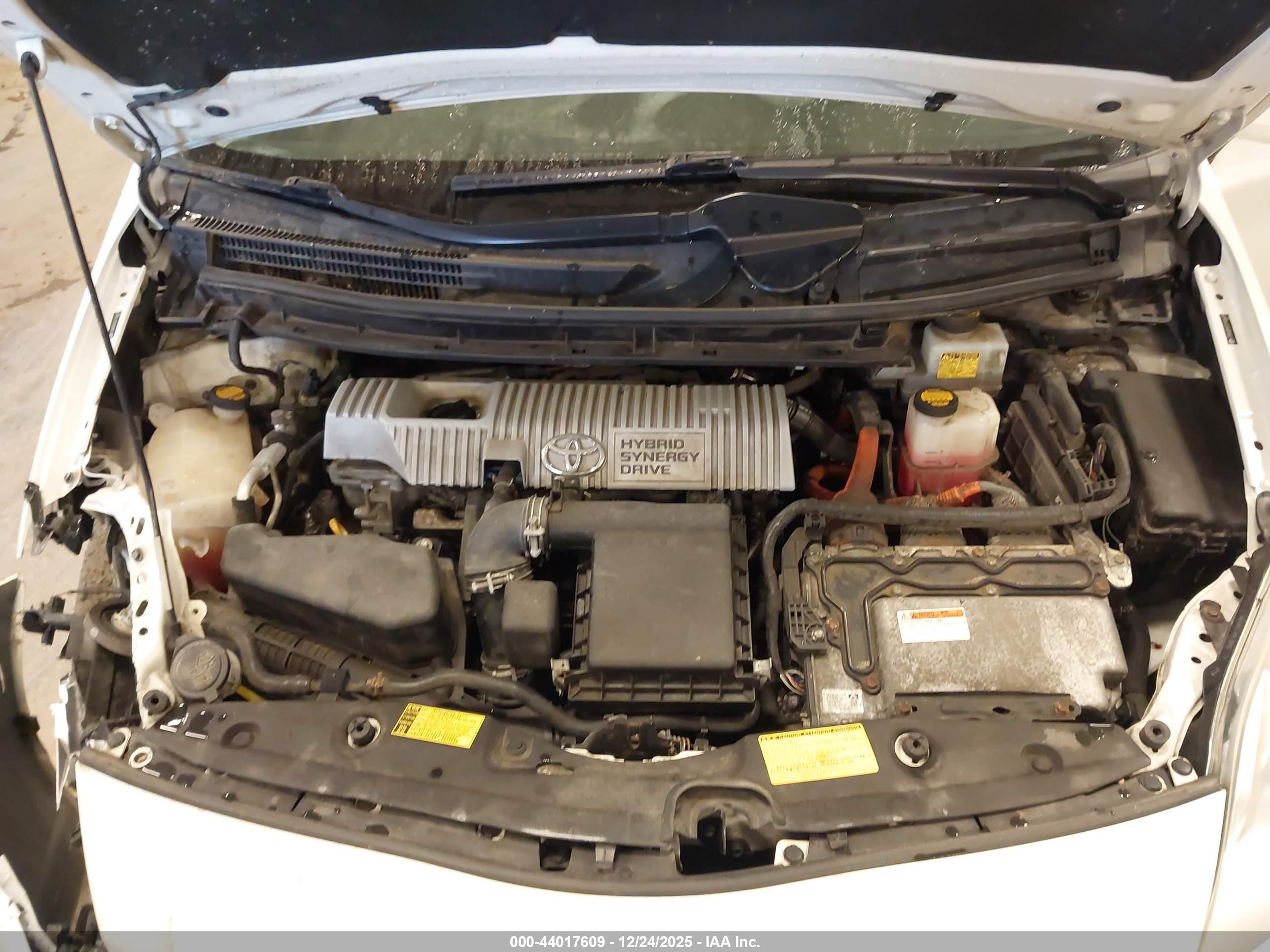 TOYOTA PRIUS image 10