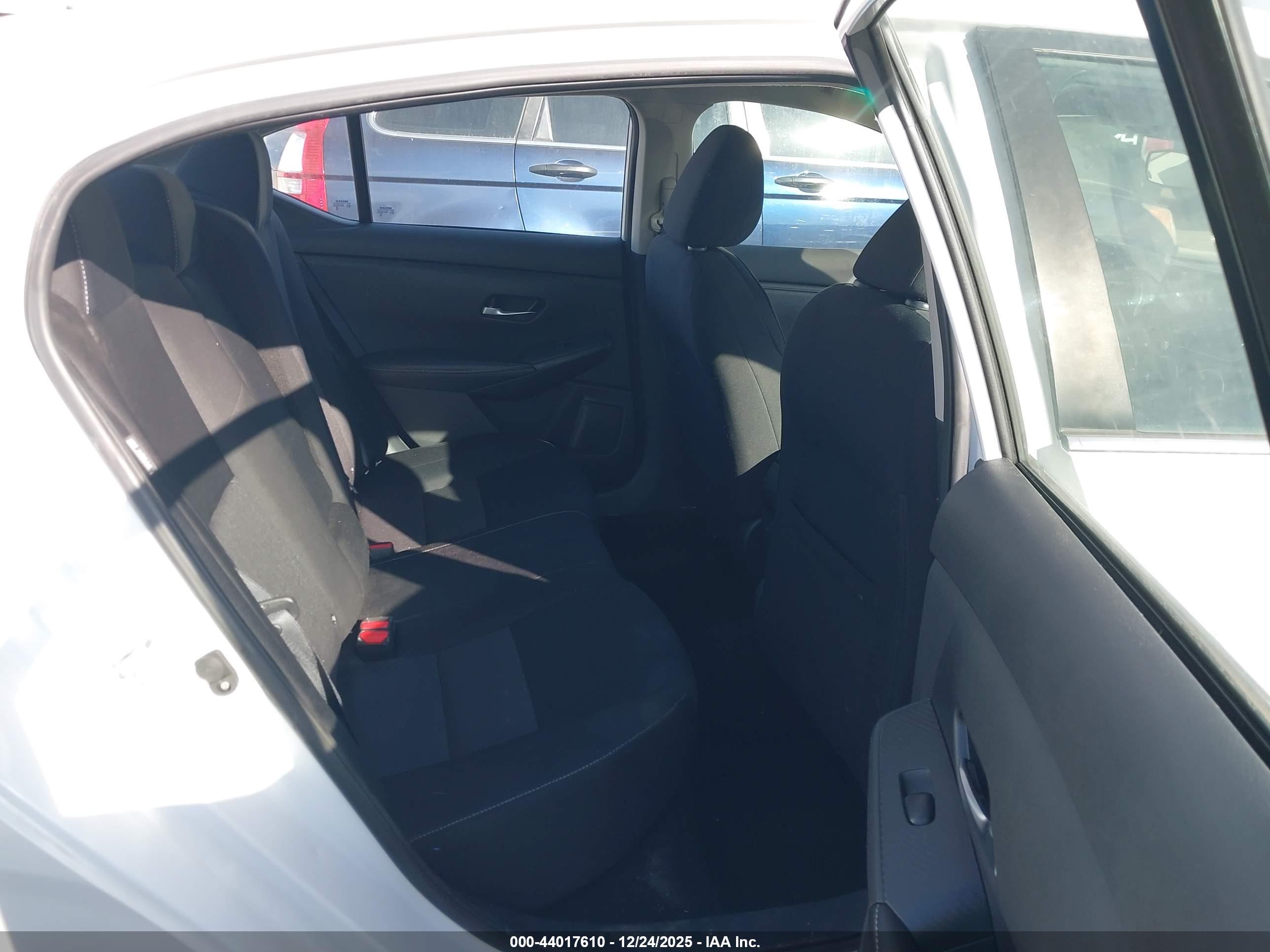 NISSAN SENTRA image 8