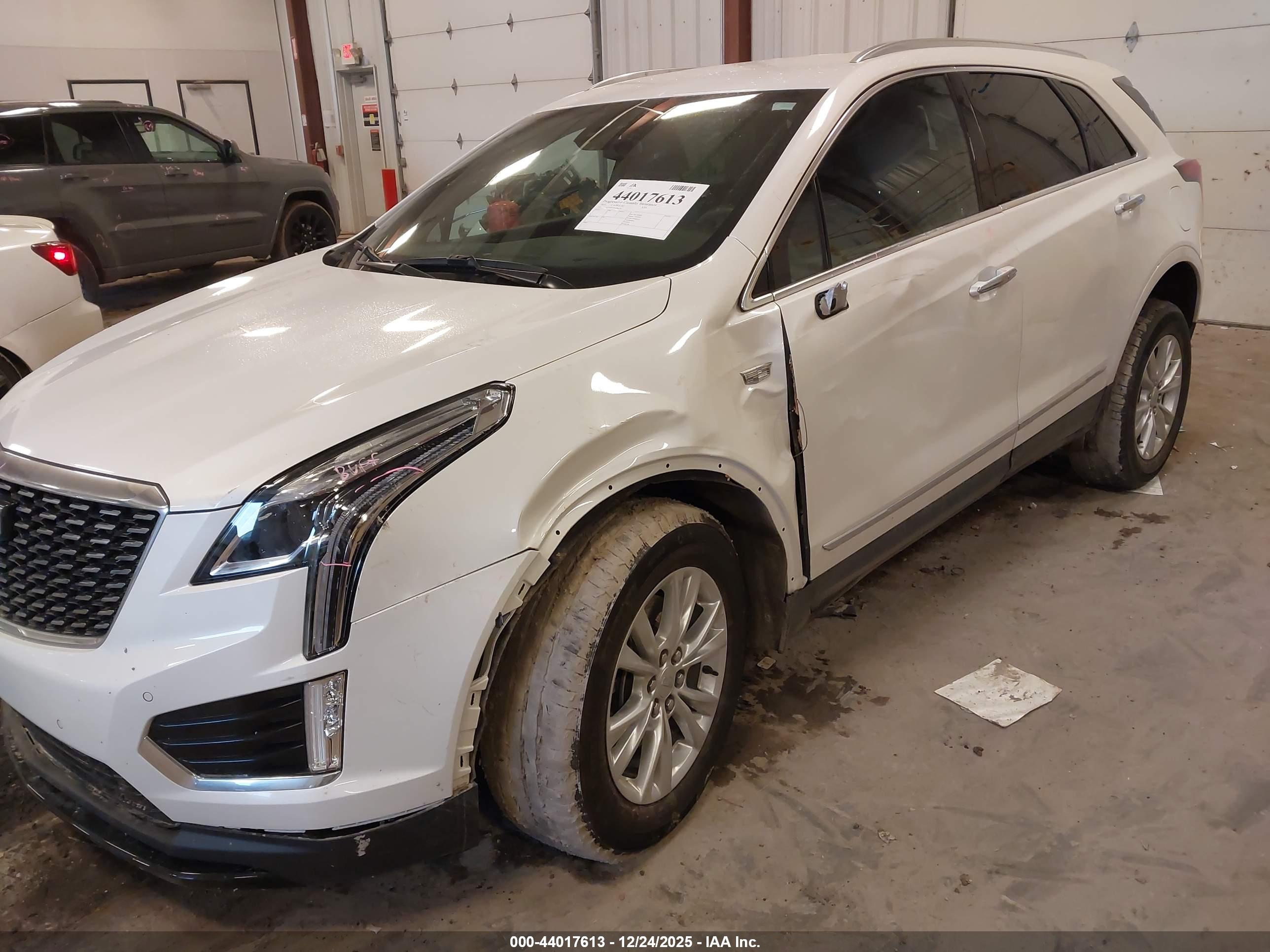 CADILLAC XT5 image 6