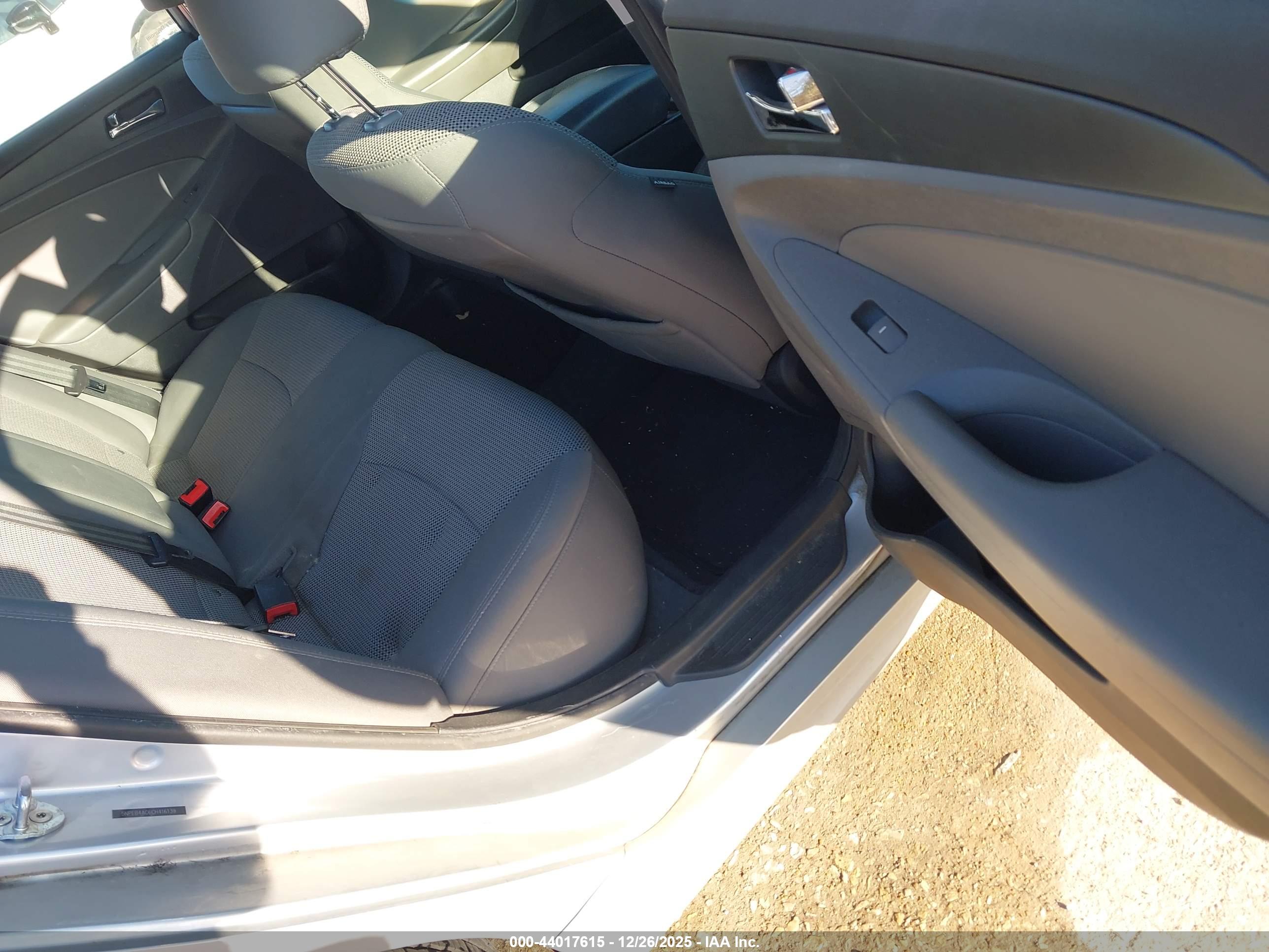 HYUNDAI SONATA image 8