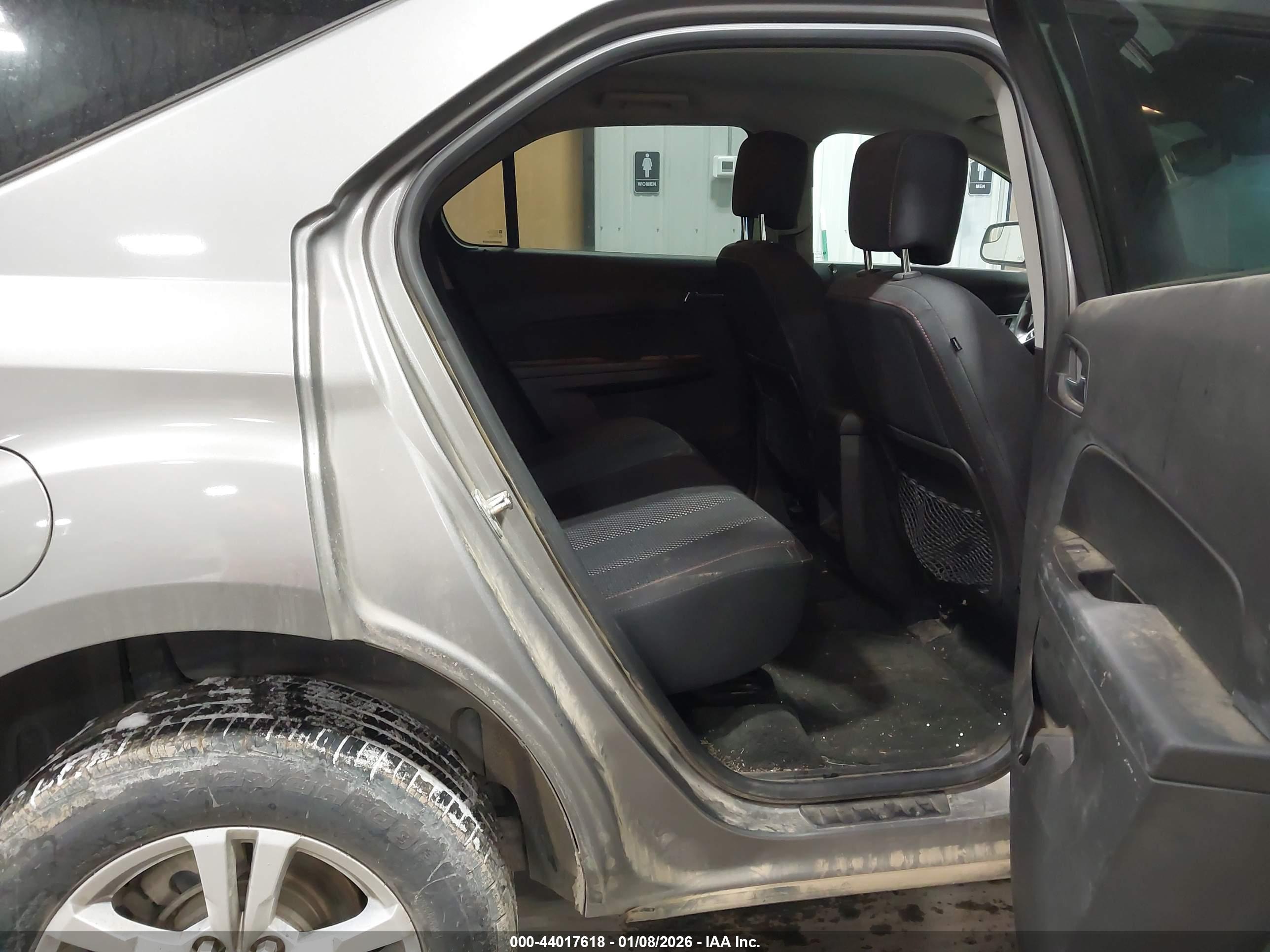 CHEVROLET EQUINOX image 8