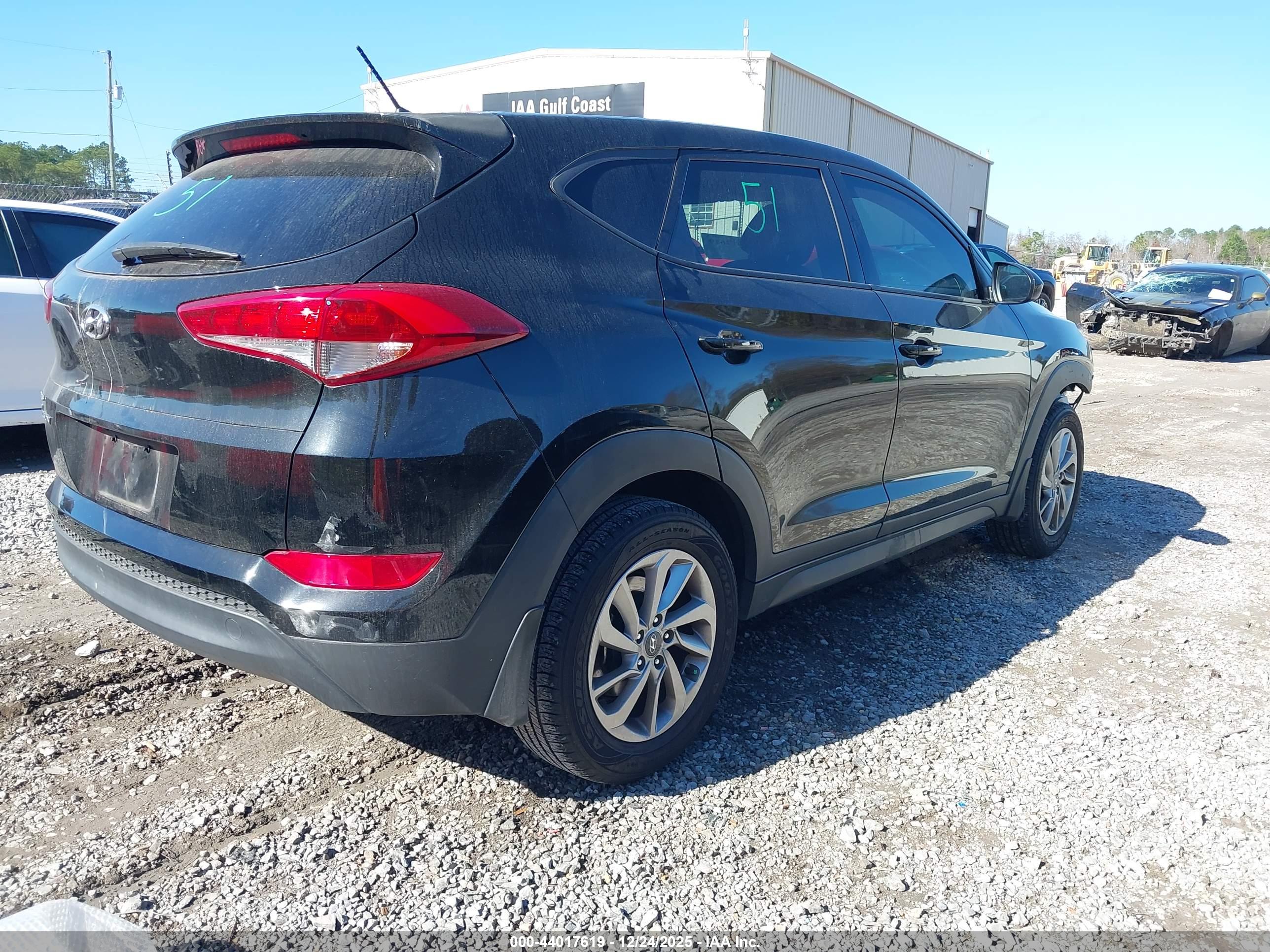 HYUNDAI TUCSON image 4