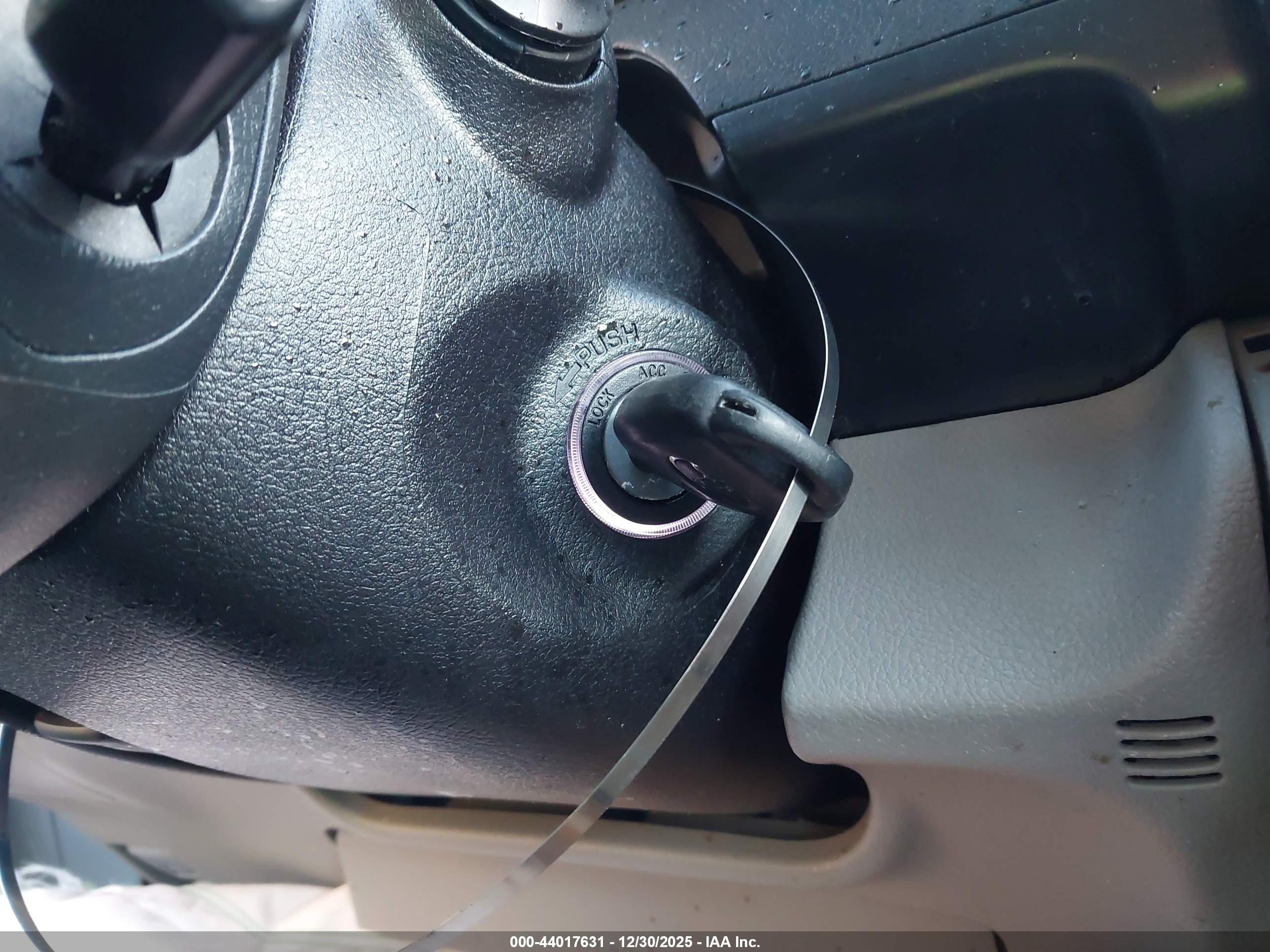 TOYOTA CAMRY image 11