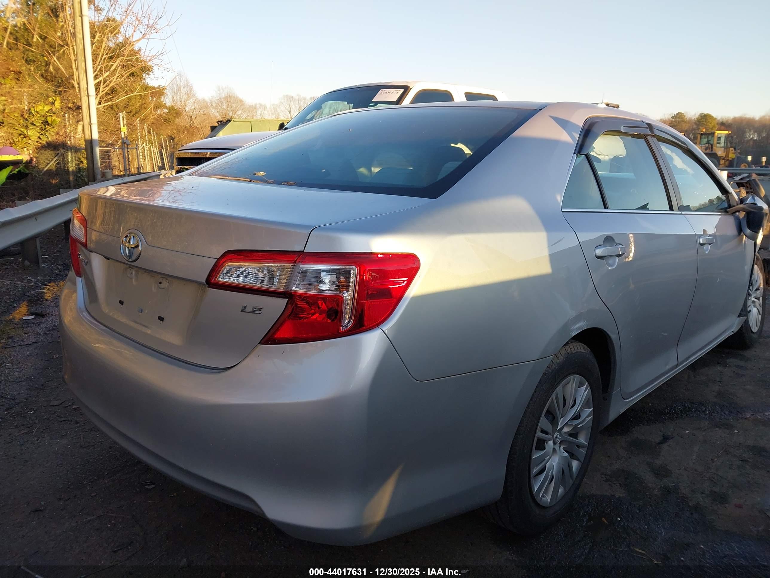 TOYOTA CAMRY image 4