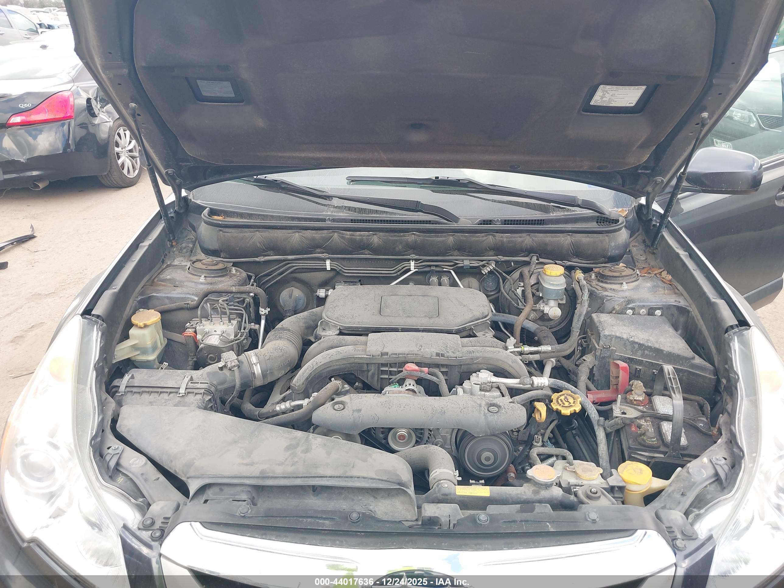 SUBARU OUTBACK image 10