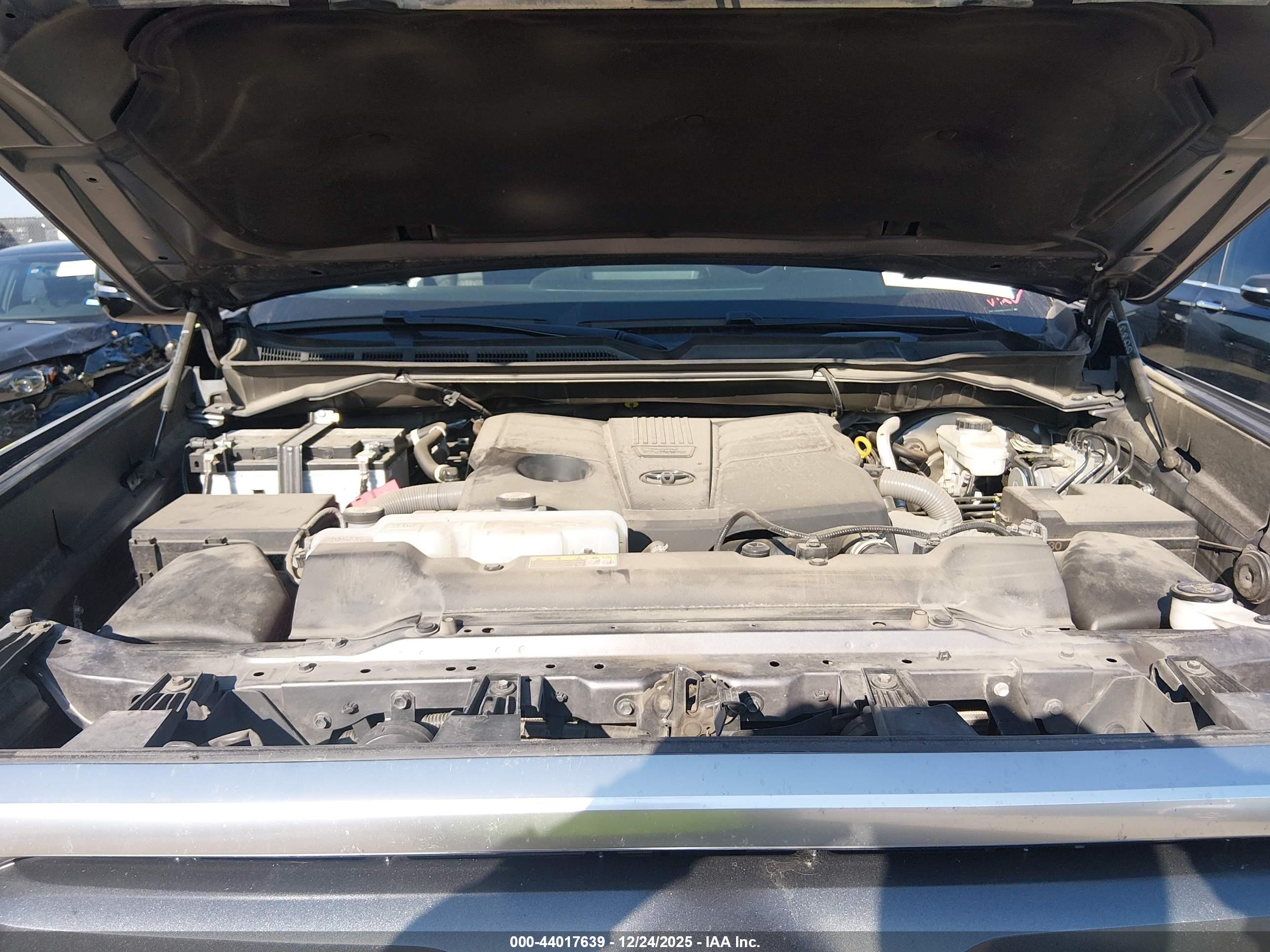 TOYOTA TUNDRA image 10