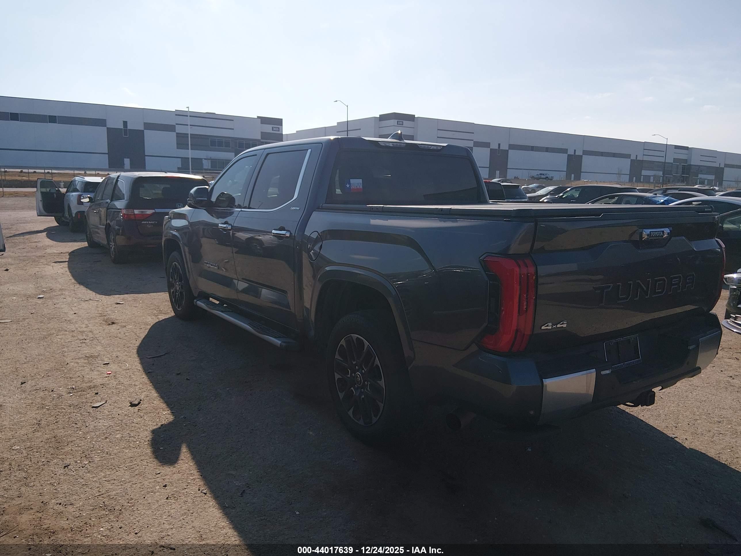 TOYOTA TUNDRA image 3