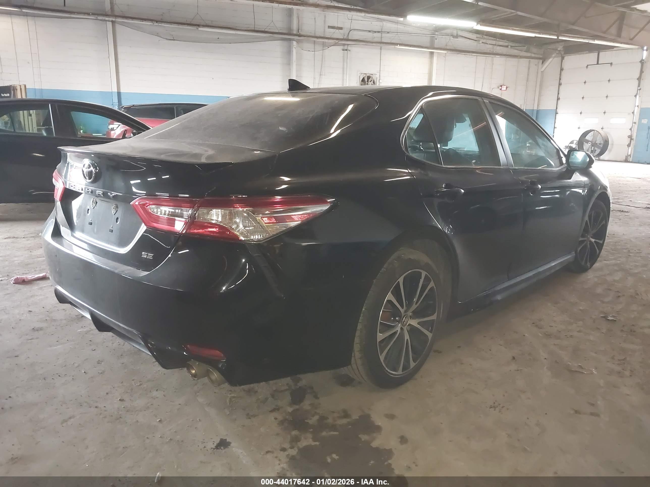 TOYOTA CAMRY image 4