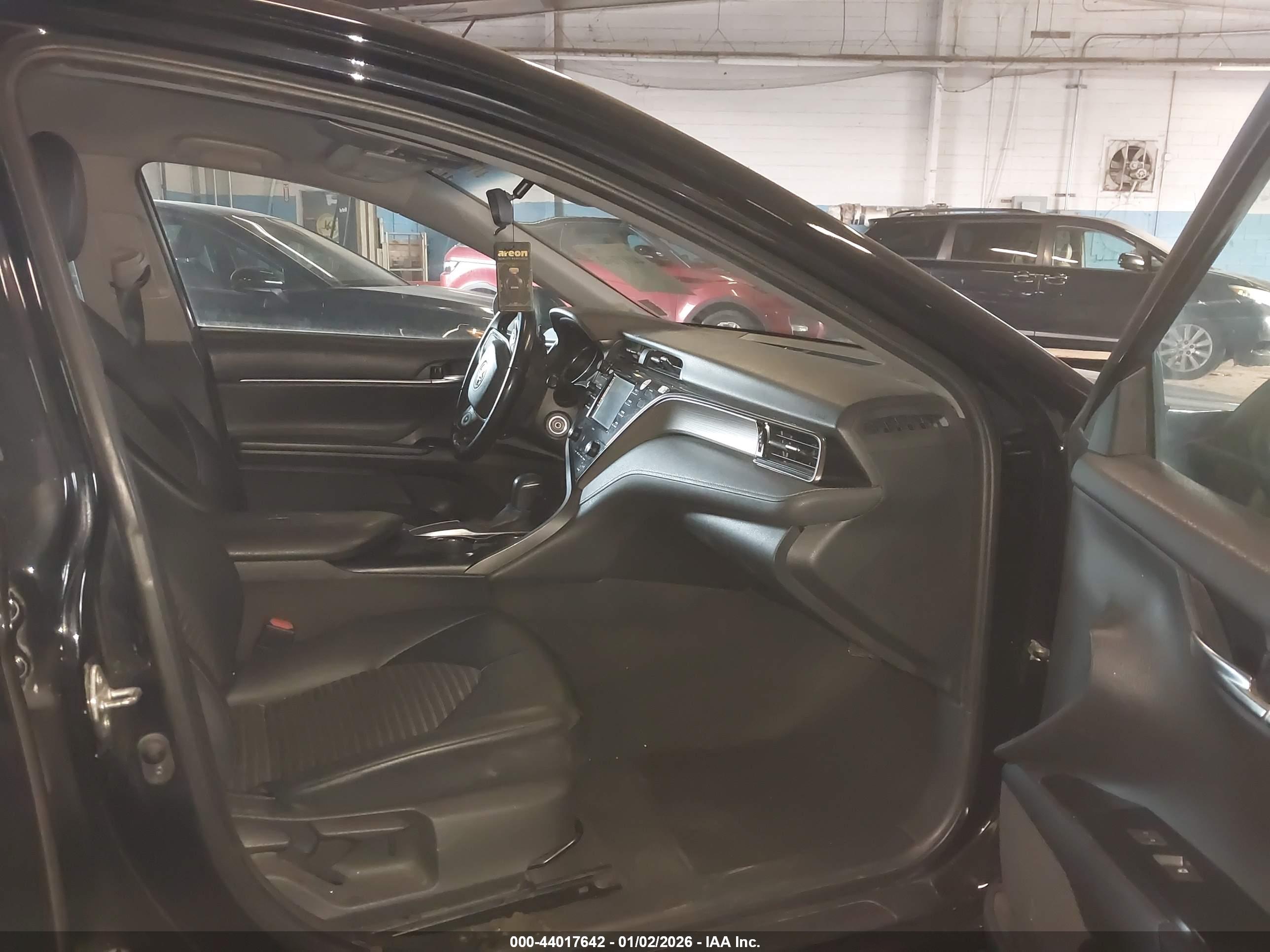TOYOTA CAMRY image 5