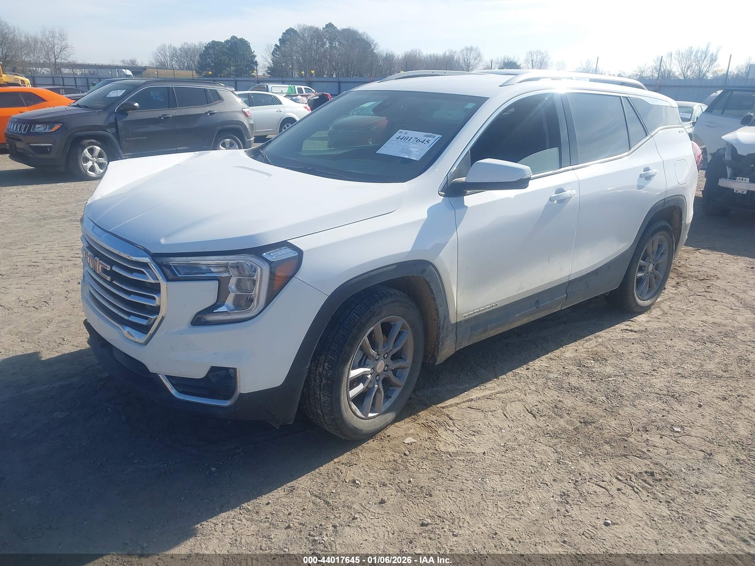 GMC TERRAIN image 2
