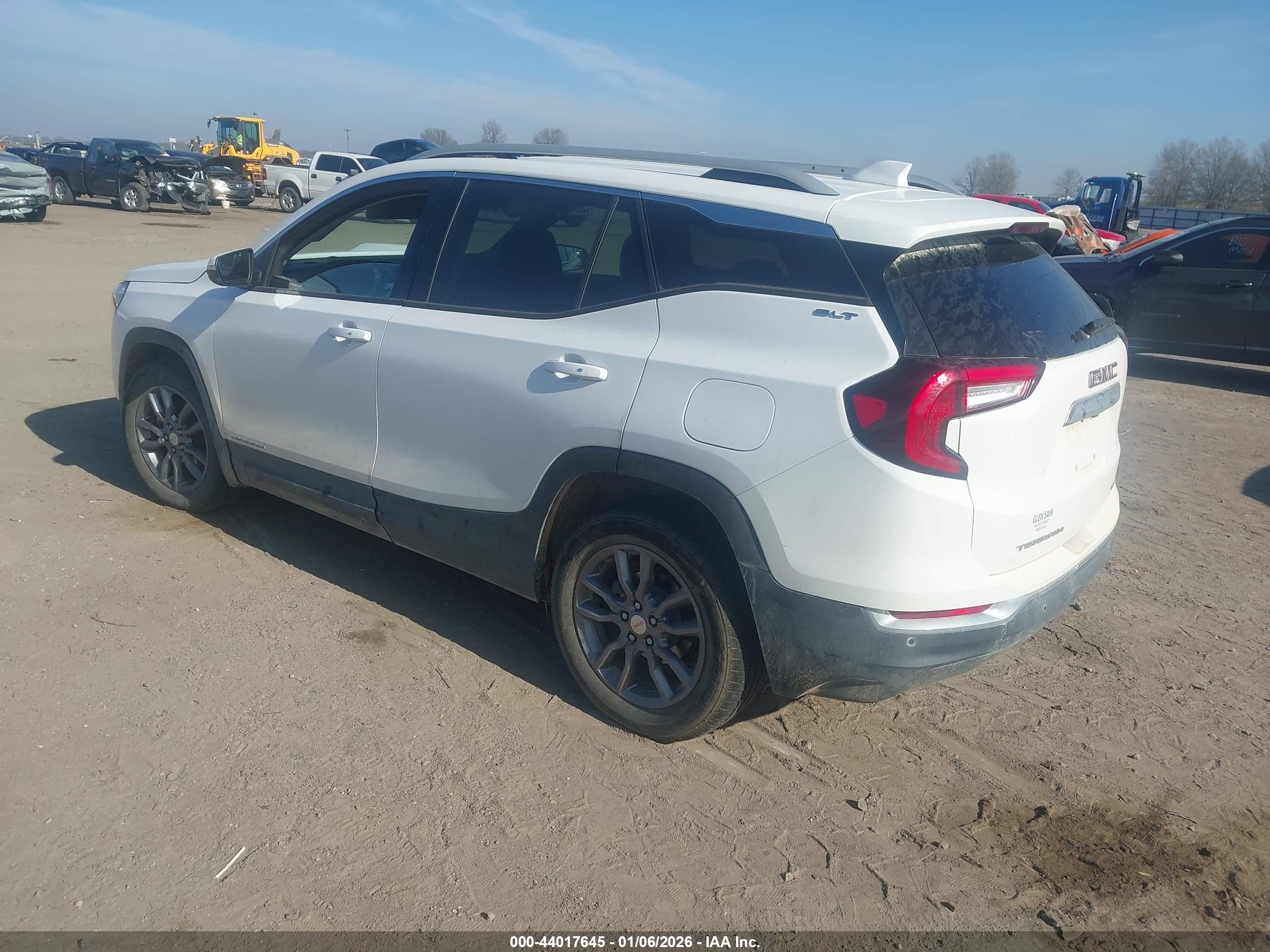 GMC TERRAIN image 3