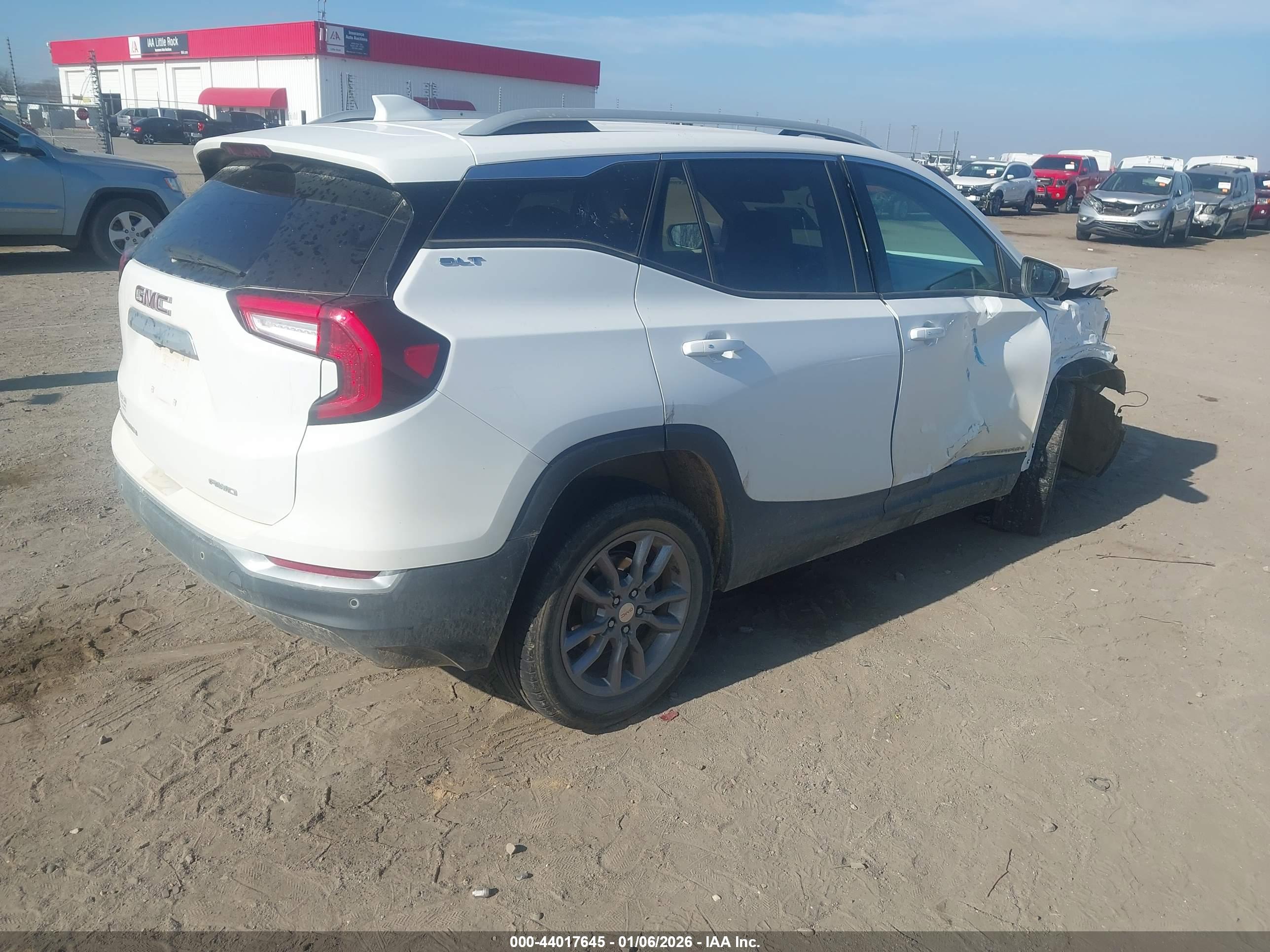 GMC TERRAIN image 4