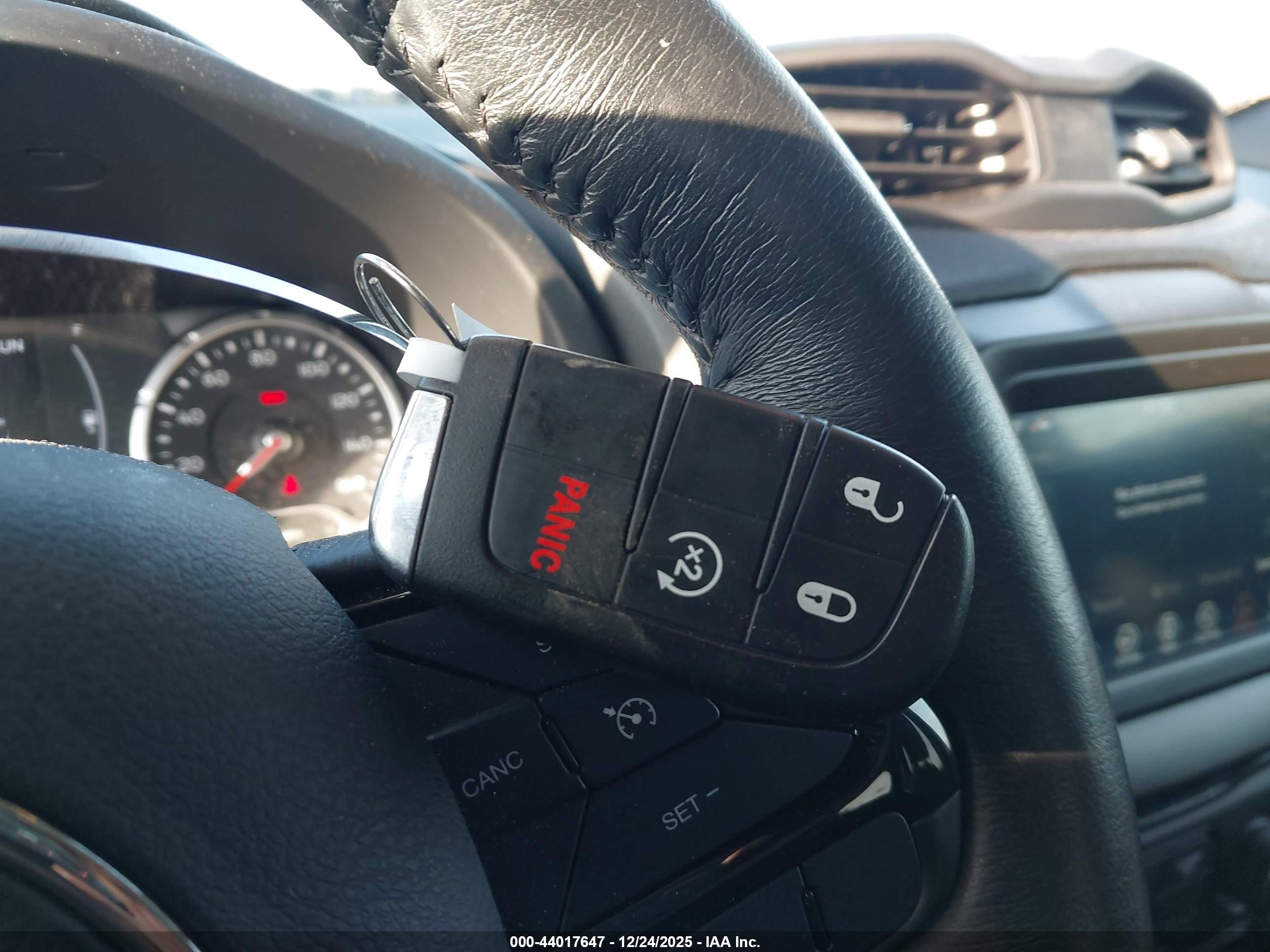 JEEP RENEGADE image 11