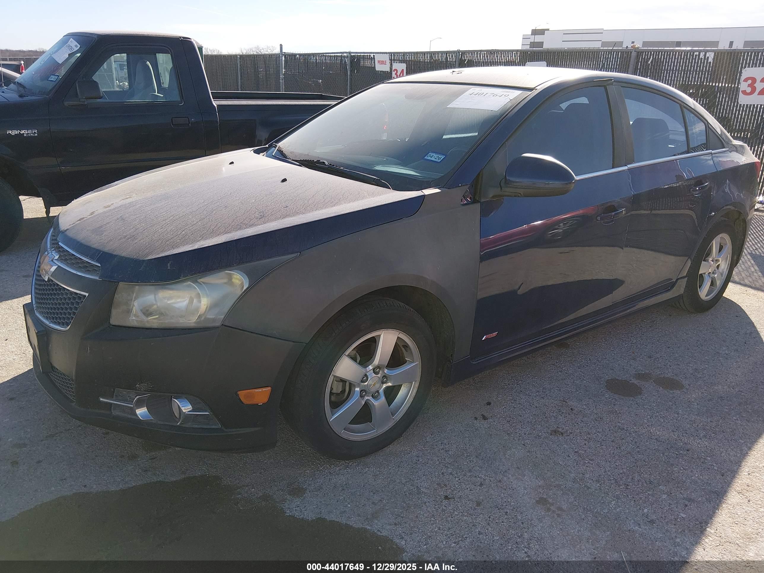 CHEVROLET CRUZE image 2
