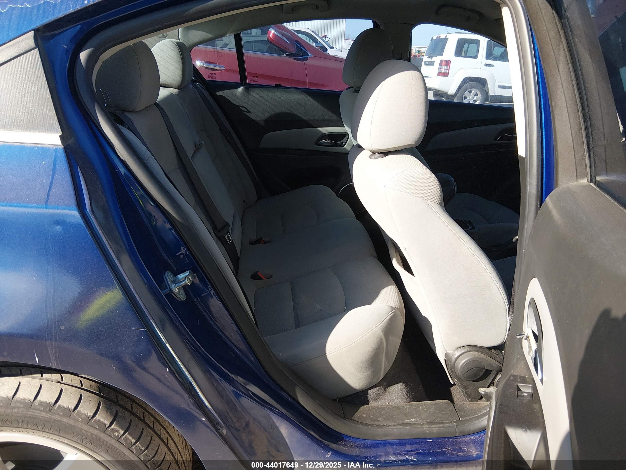 CHEVROLET CRUZE image 8